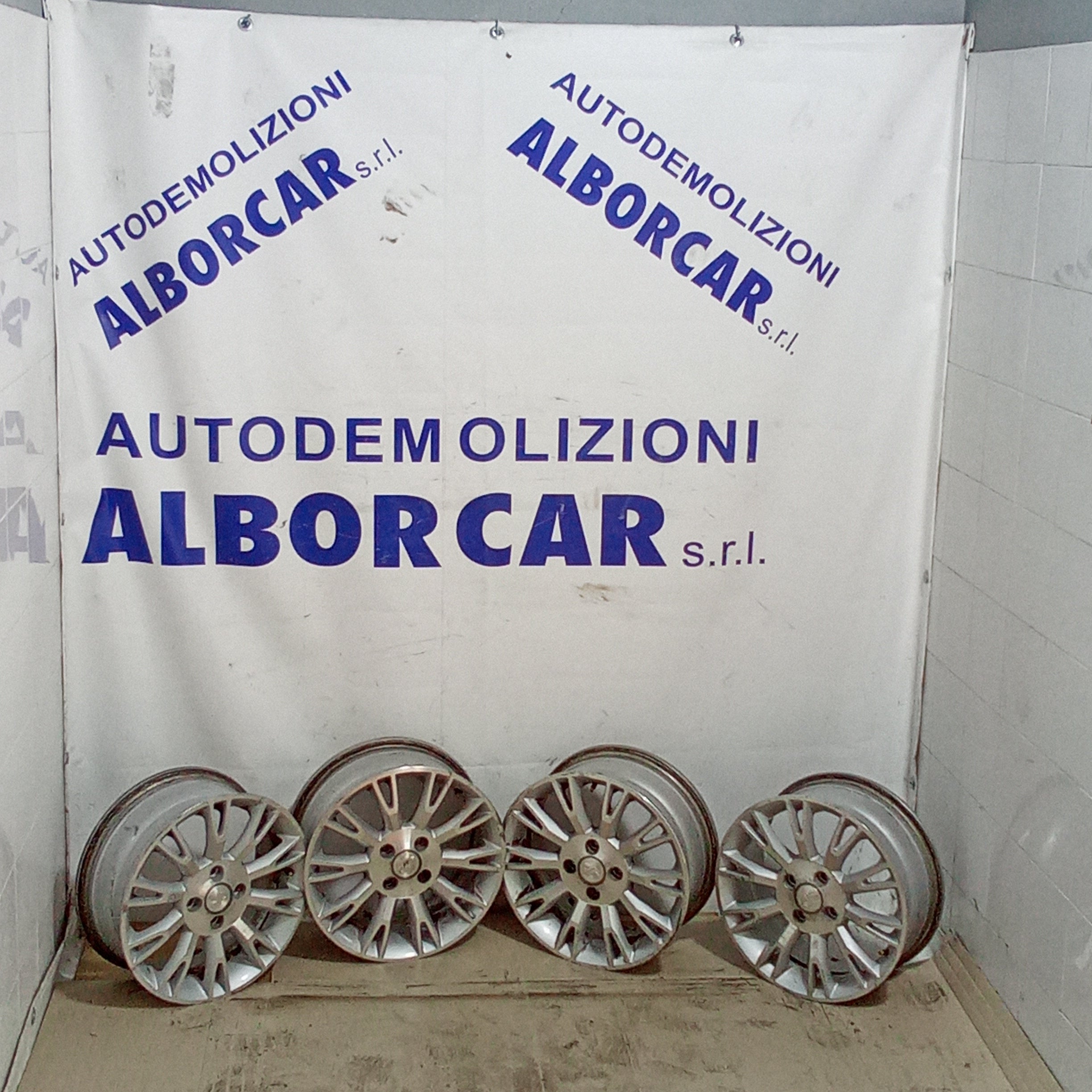 4 cerchi in lega 4 fori DR 15 pollici