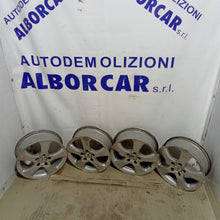 Carica l&#39;immagine nel visualizzatore di Gallery, 4 cerchi in lega 5 fori 16 pollici mercedes classe A180
