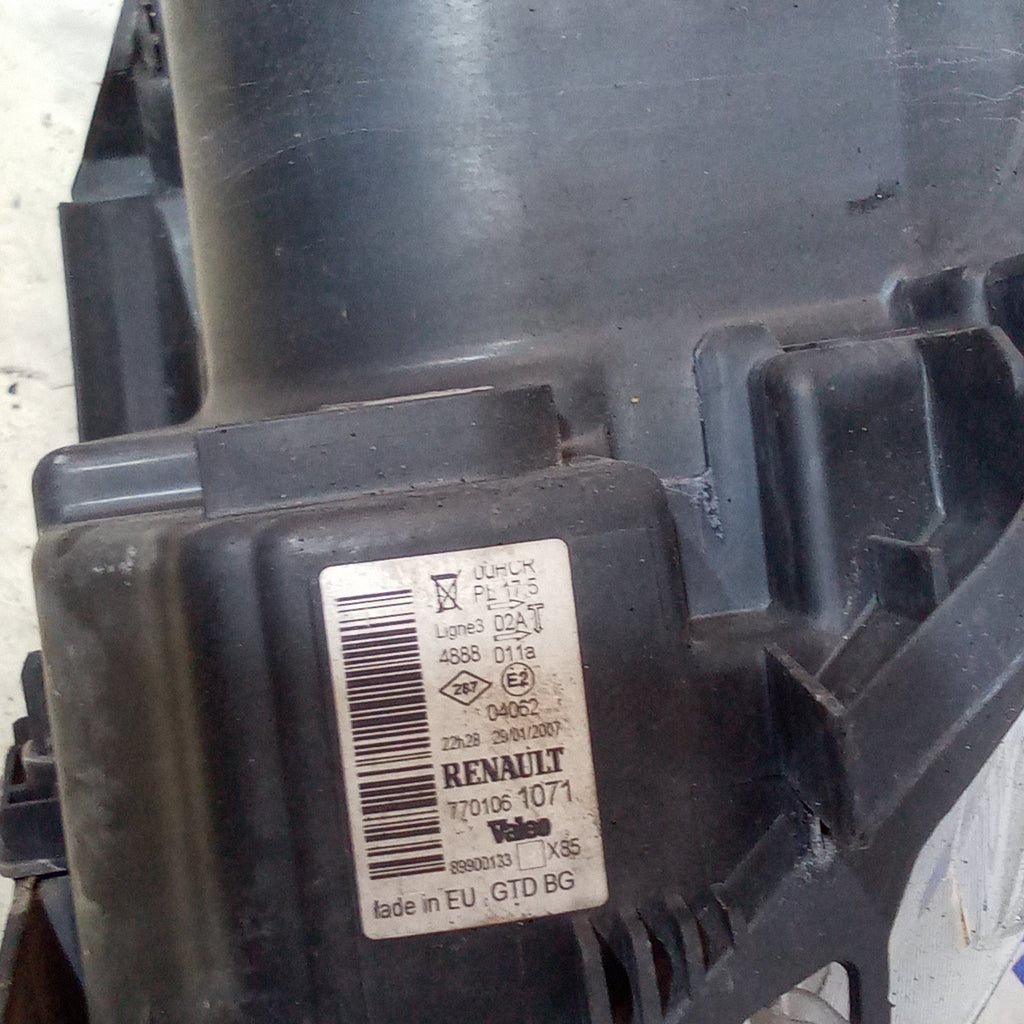 fanale faro anteriore sinistro renault clio anno 2007