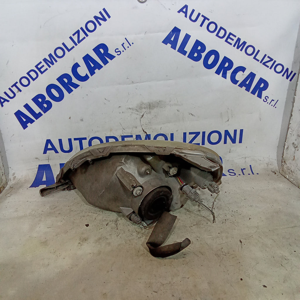 fanale faro anteriore destro toyota yaris anno 2004