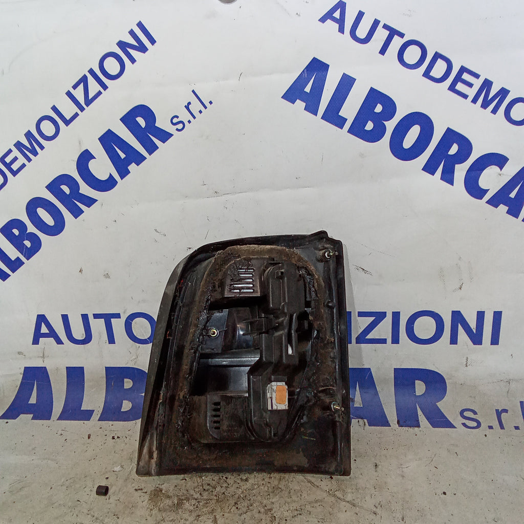 fanale stop posteriore sinistro nissan micra anno 1998