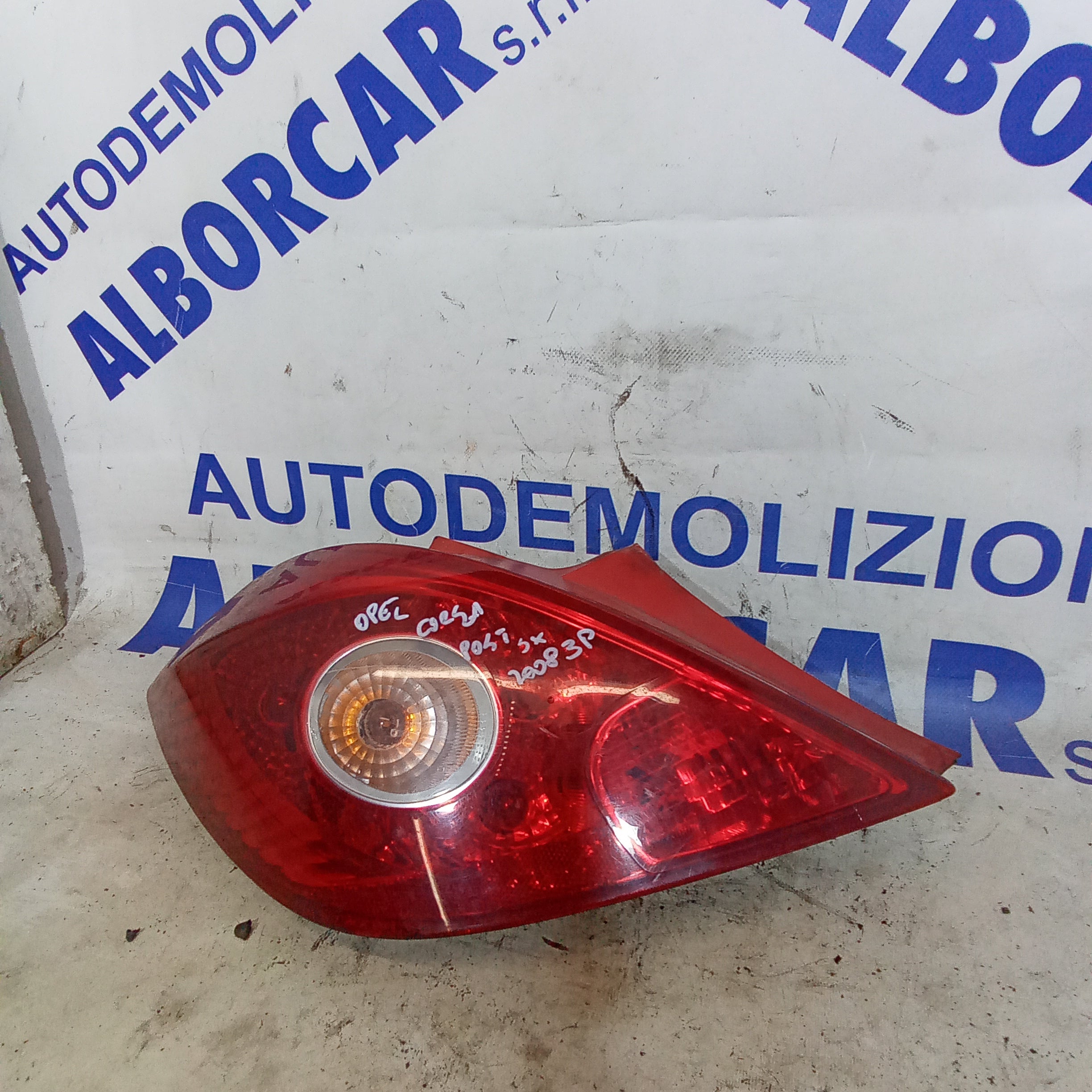 faro trasero izquierdo Opel Corsa 3 puertas año 2008