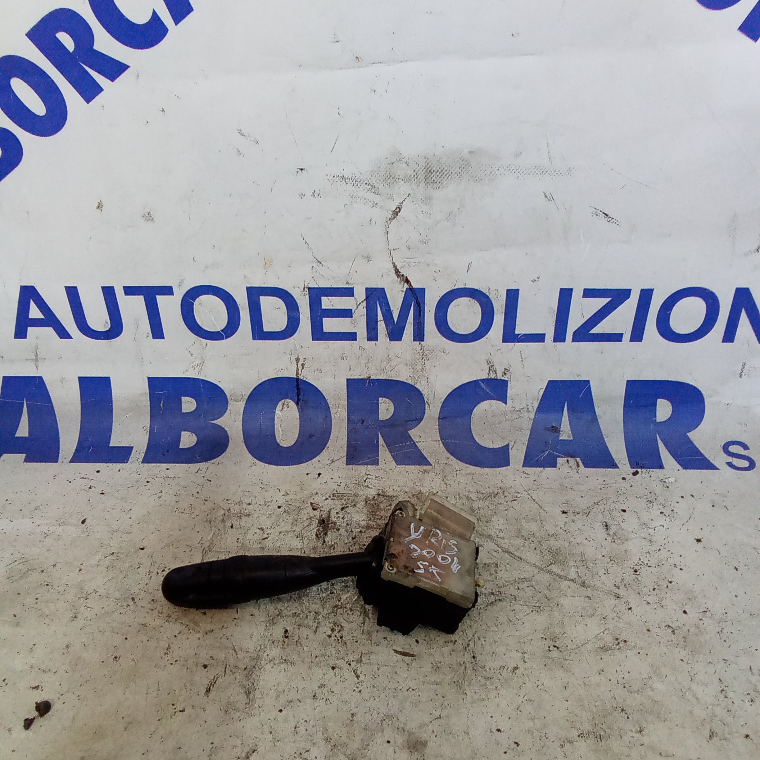Mando de luces izquierdo Toyota Yaris año 2004 código 173681