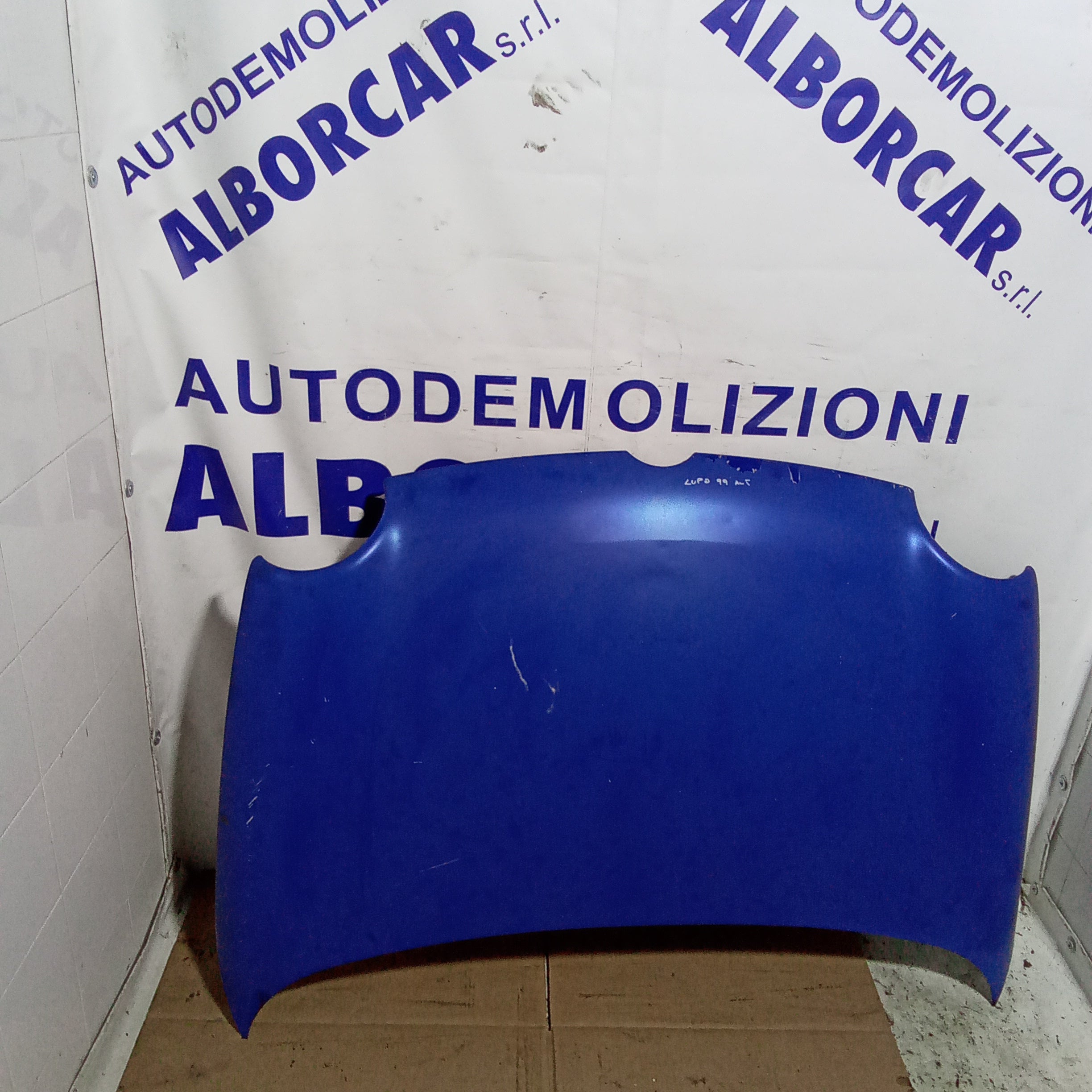 Volkswagen Lupo front engine hood year 1999
