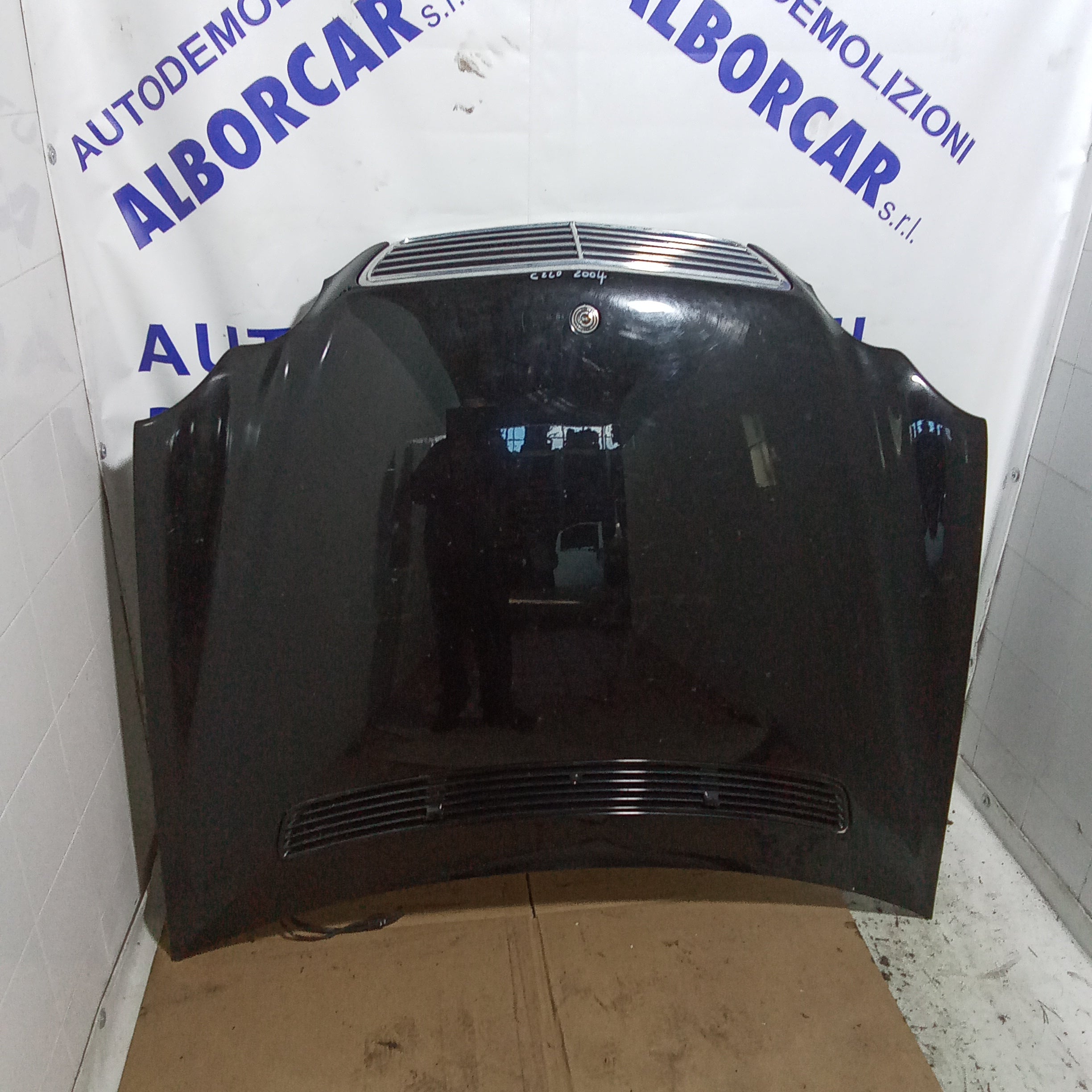 Mercedes C220 2004 front engine hood
