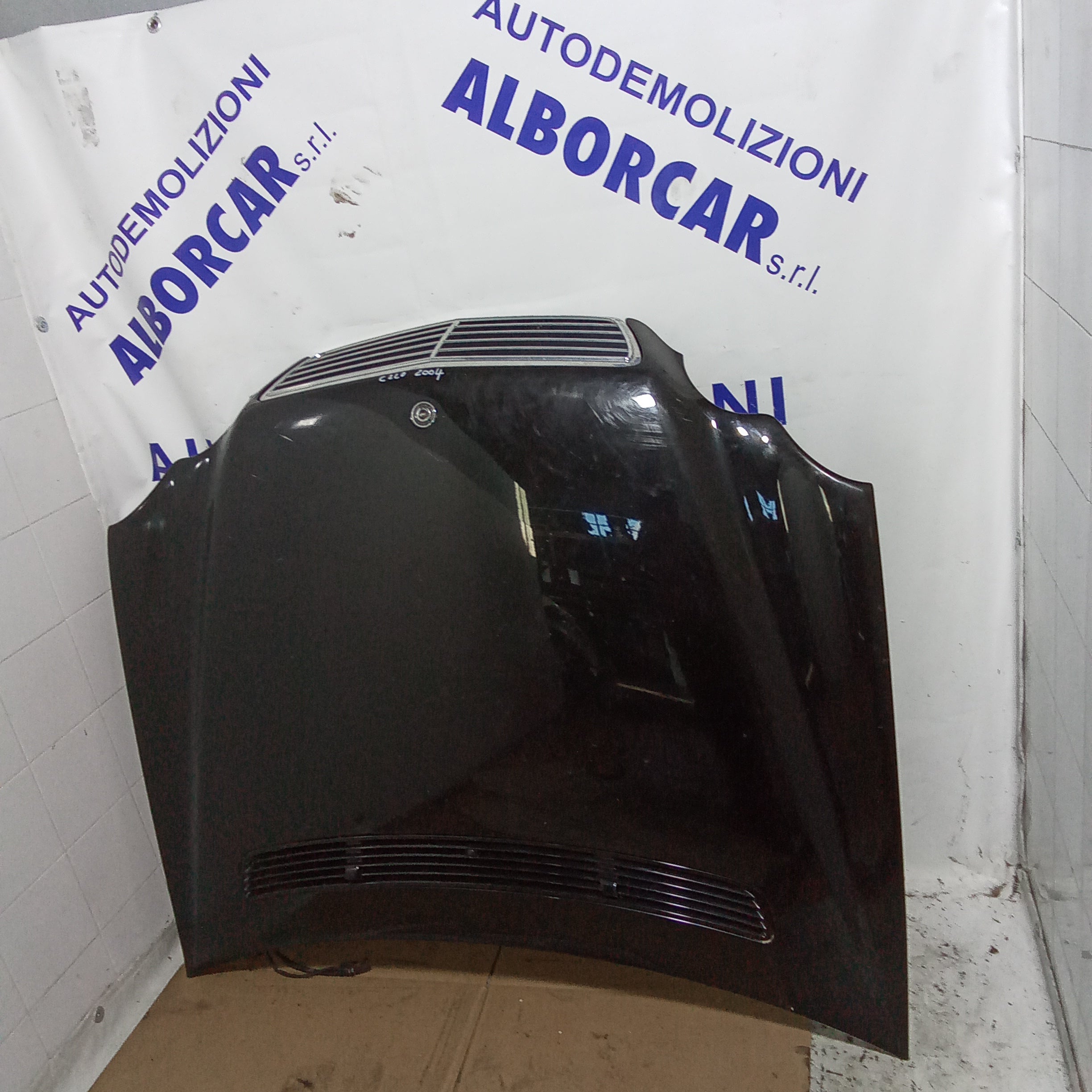 Mercedes C220 2004 front engine hood