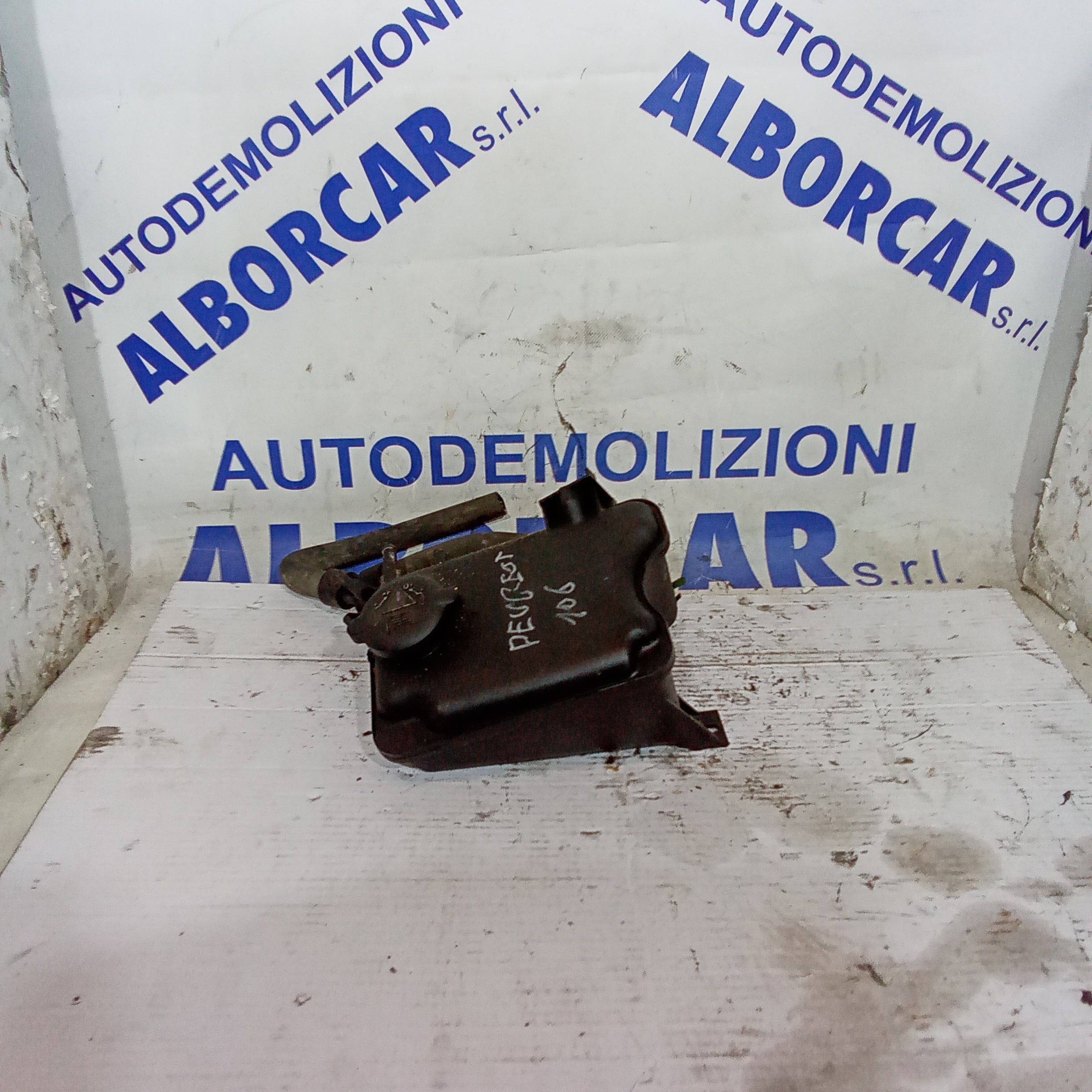 Coolant reservoir Peugeot 106 1.5 diesel year 1998