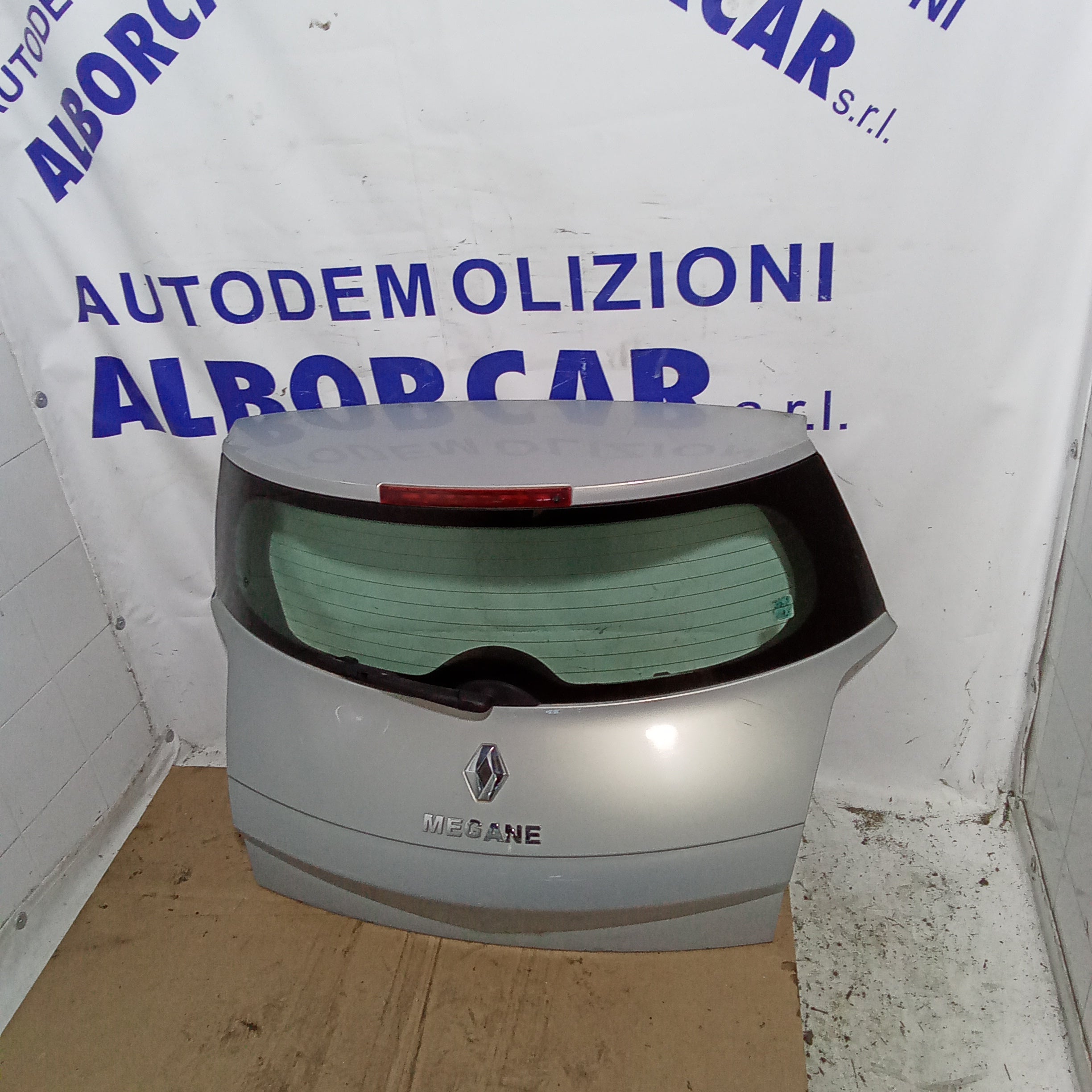 rear boot lid Renault Megane year 2003