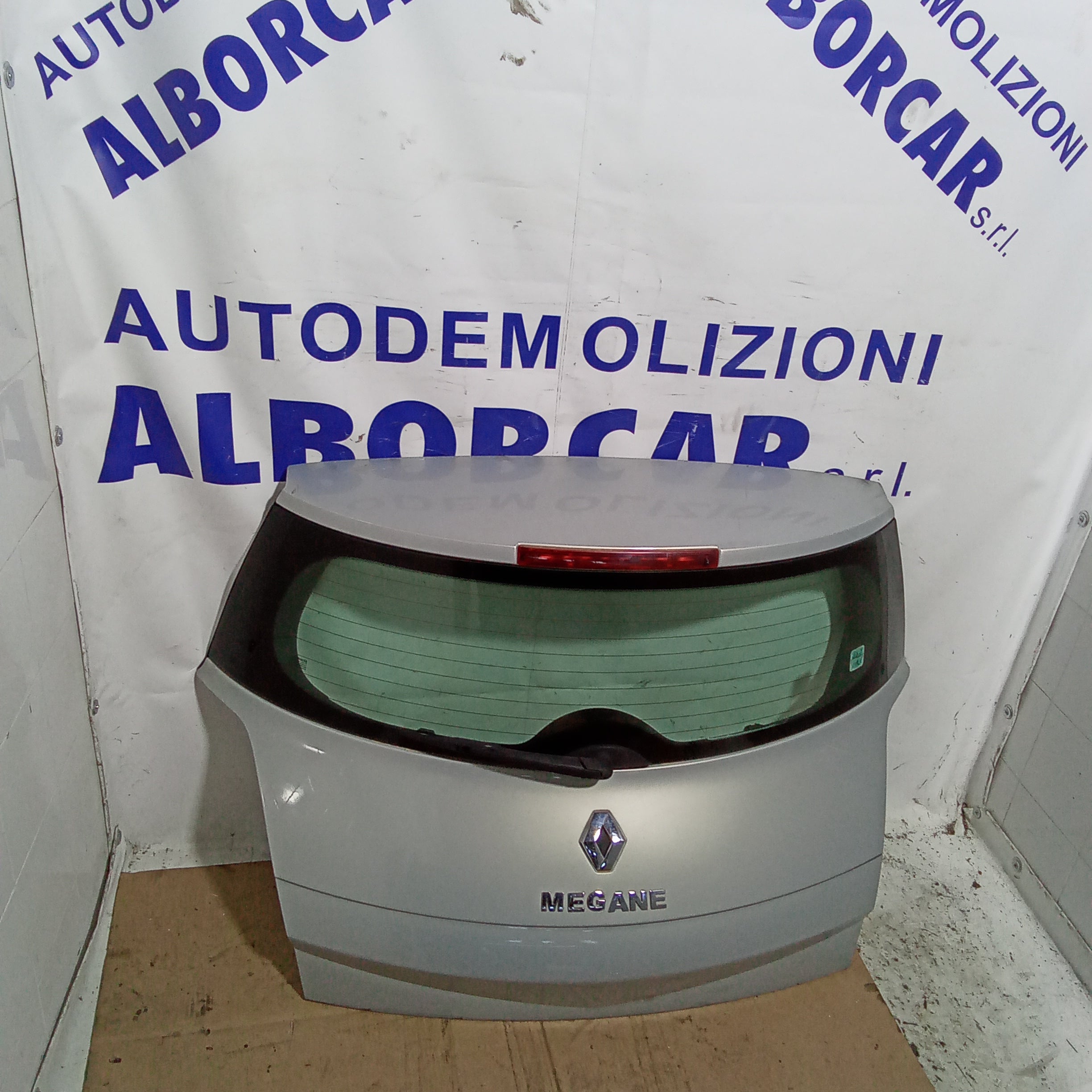 rear boot lid Renault Megane year 2003