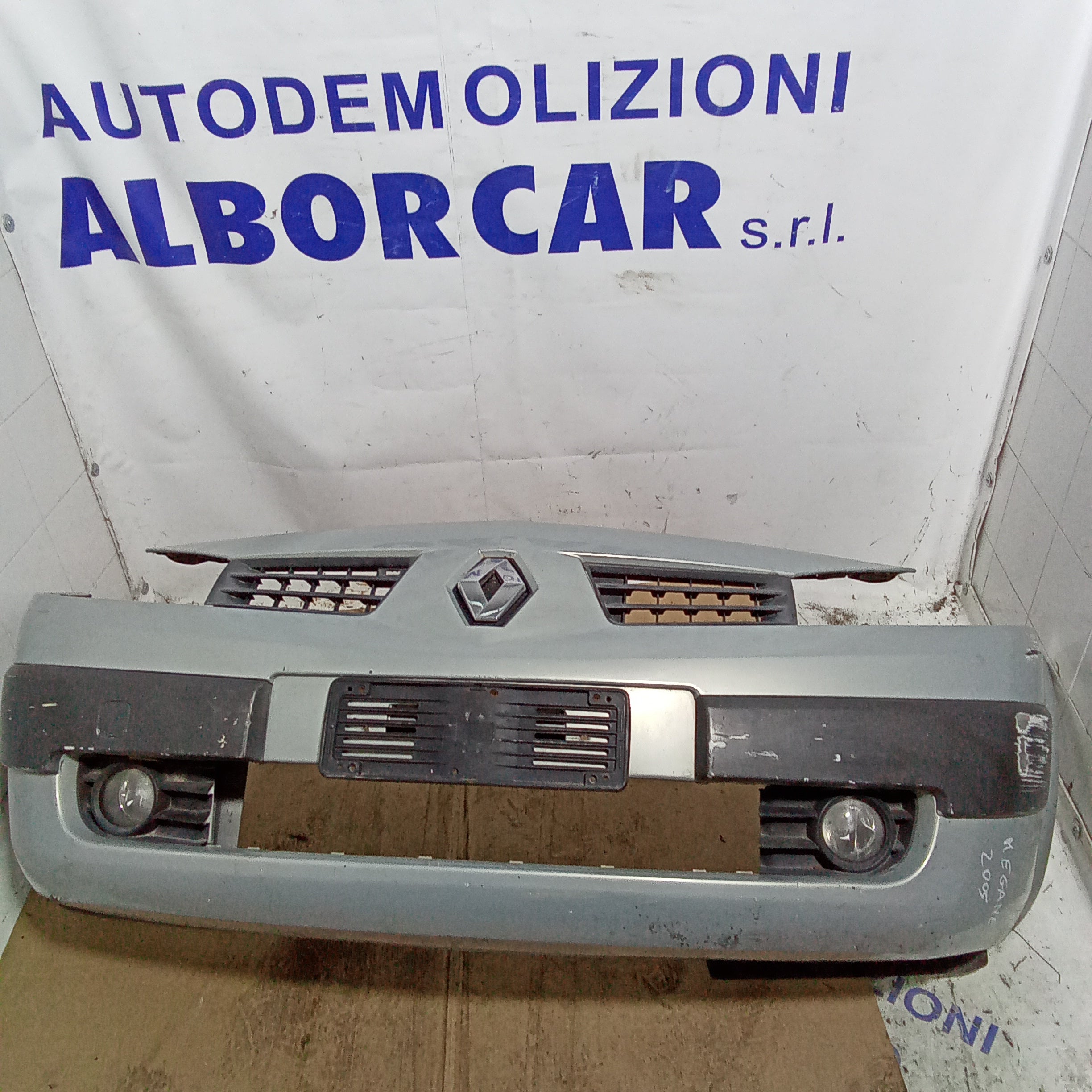 Front bumper Renault Megane year 2005
