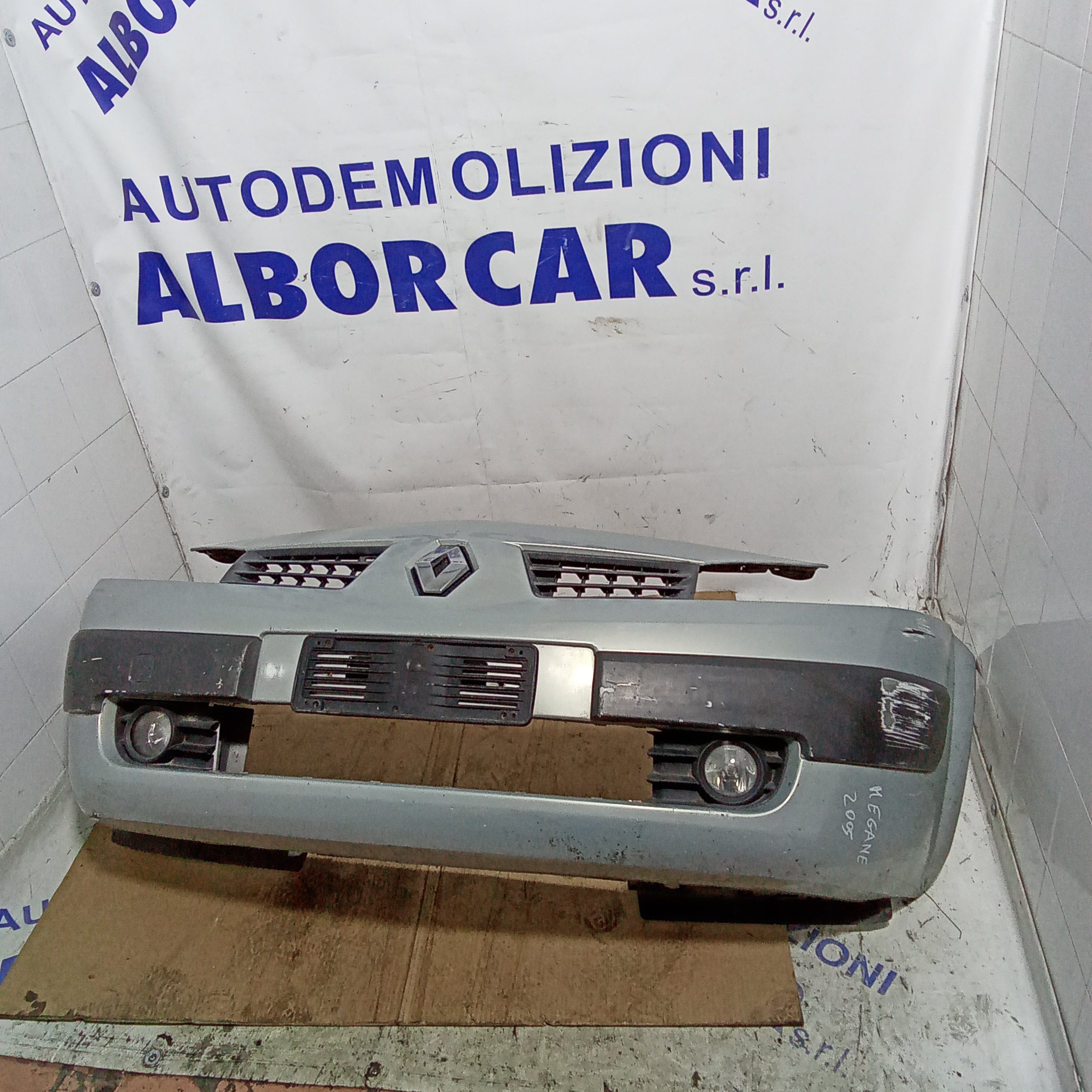 Front bumper Renault Megane year 2005