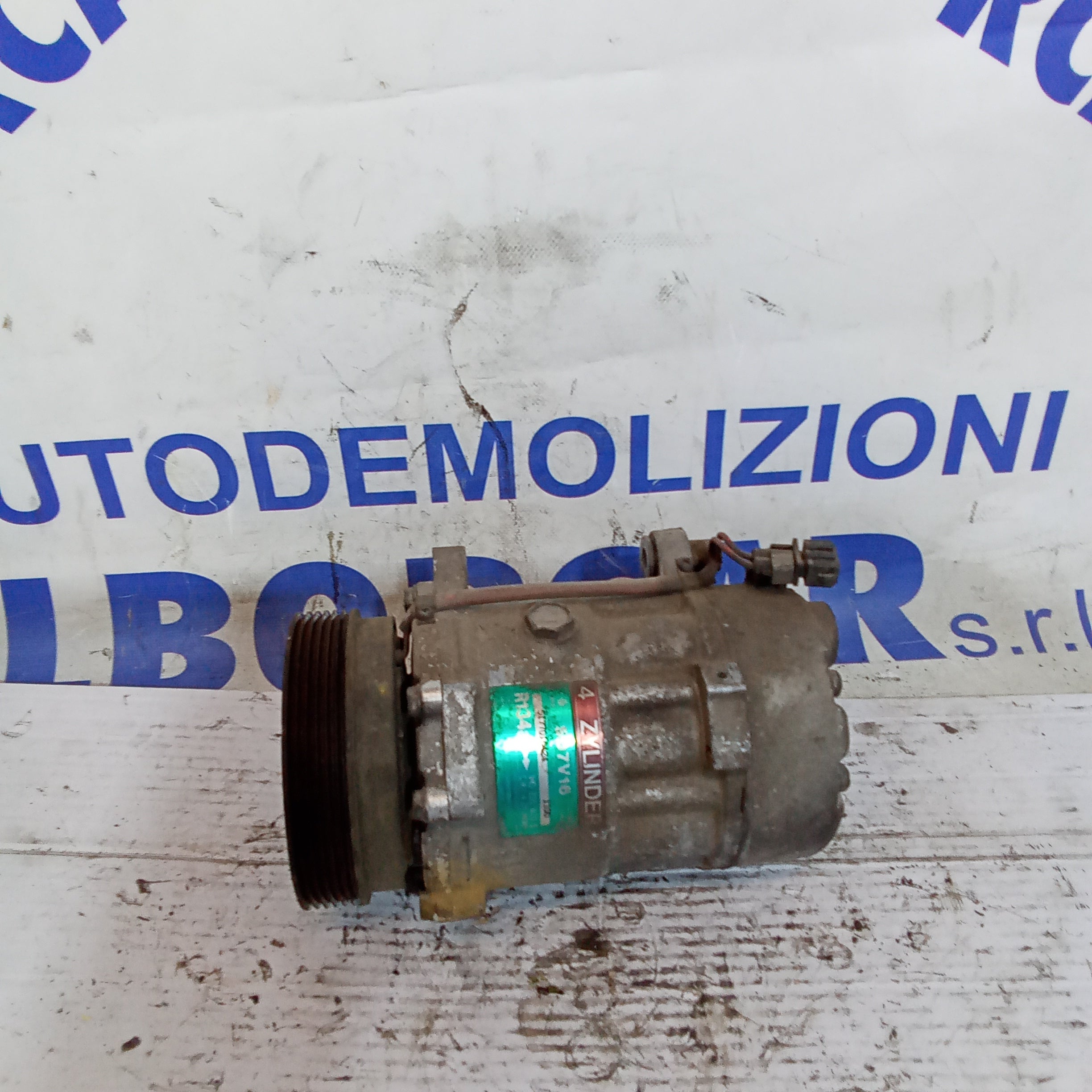 Volkswagen Lupo 1.2 petrol air conditioning compressor year 1997/2004 part number 1HO820803 D