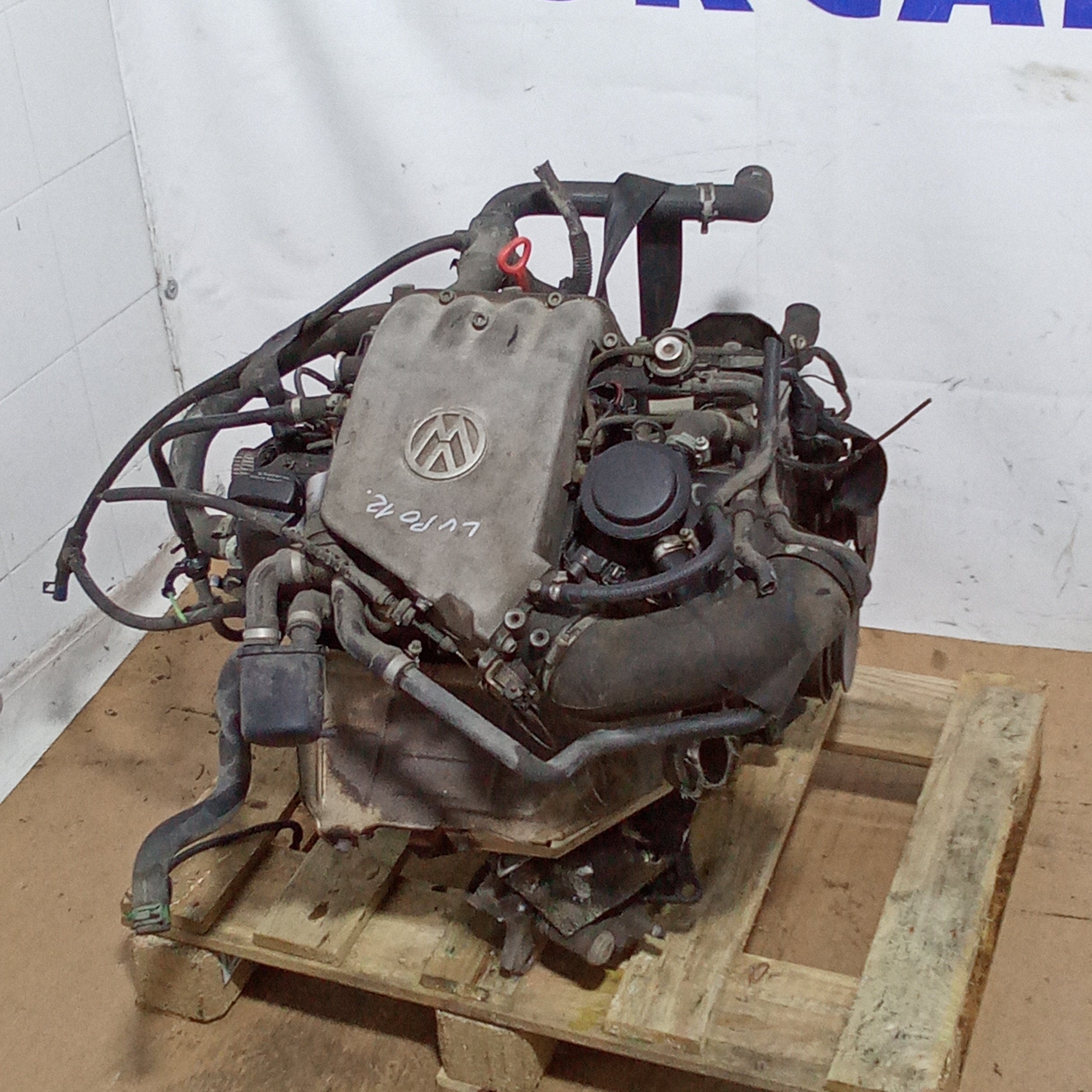 motor completo Volkswagen Golf 3 1.6 gasolina año 1998 kilómetros 120000 código motor AEK