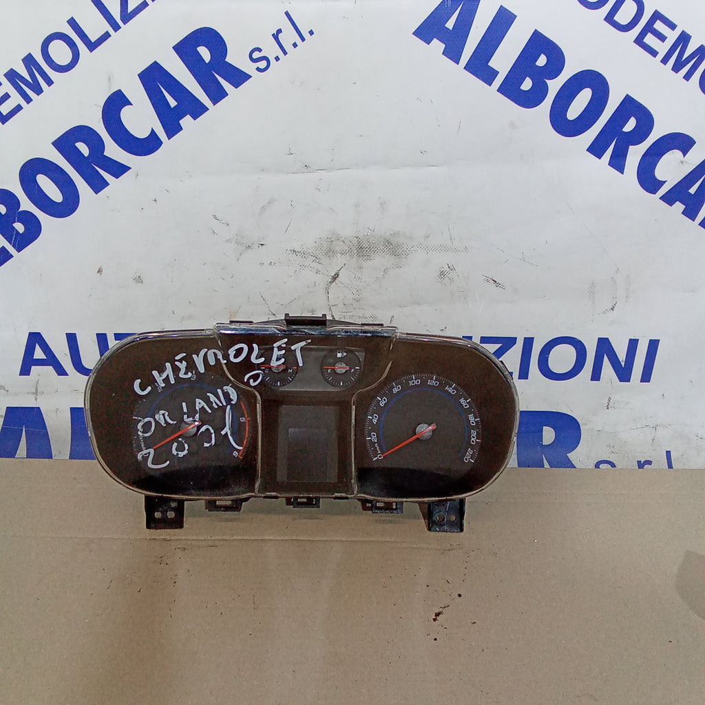 Chevrolet Orlando 2.0d 2010 instrument cluster