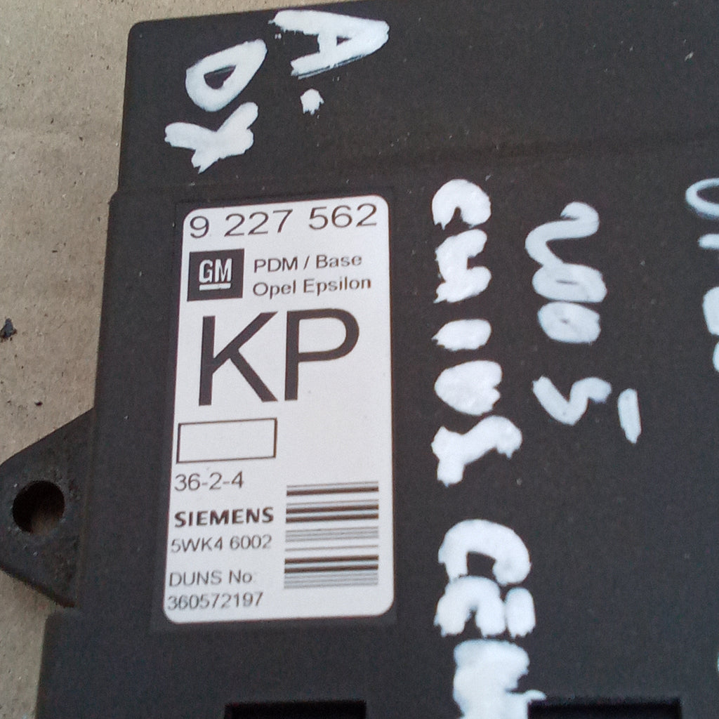 central locking control unit front right Opel Vectra year 2005 part number 9227562
