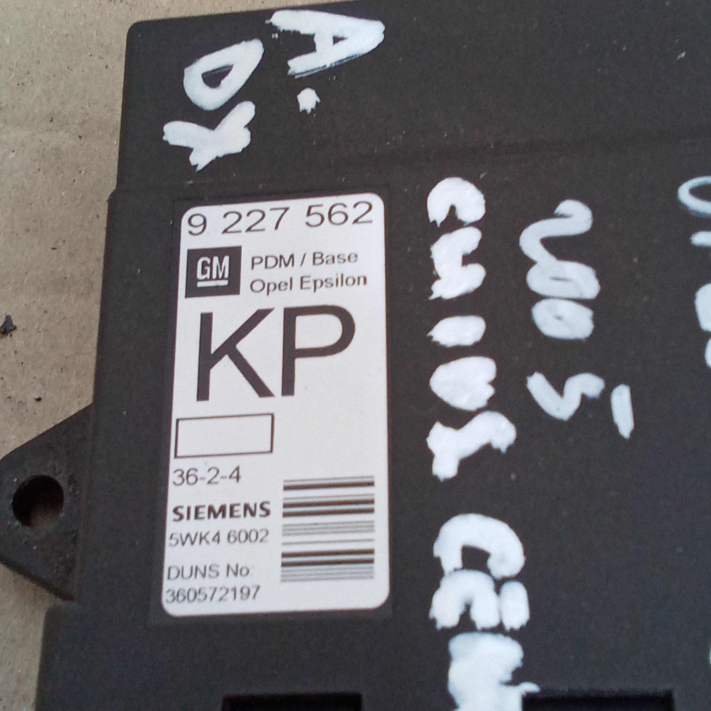 central locking control unit front right Opel Vectra year 2005 part number 9227562