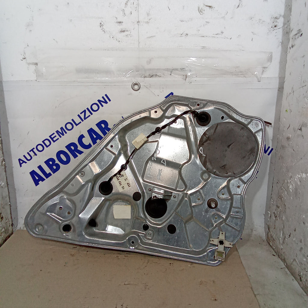 Motorino alzavetri posteriore destro volkswagen polo anno 2003