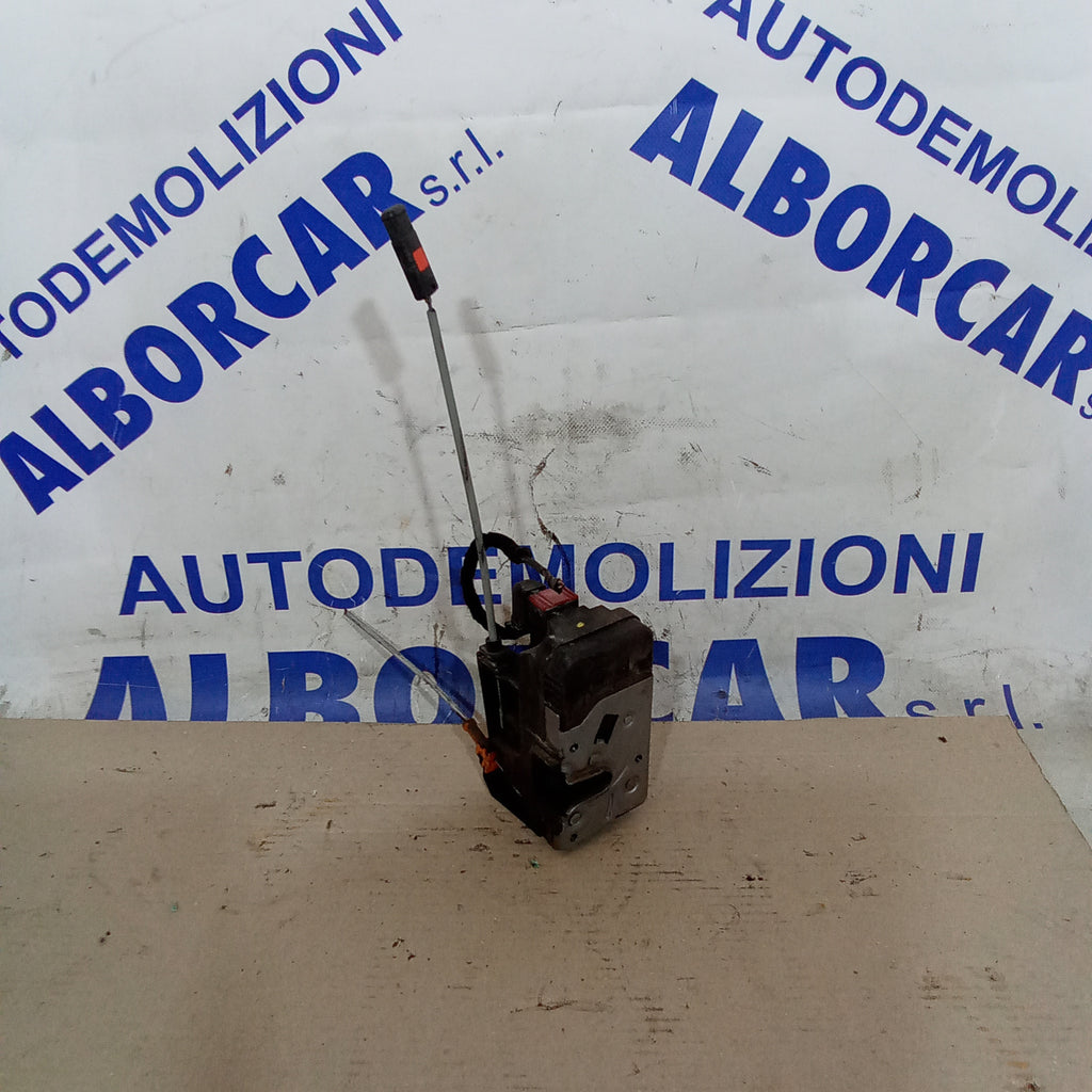 Front right lock Opel Meriva year 2005