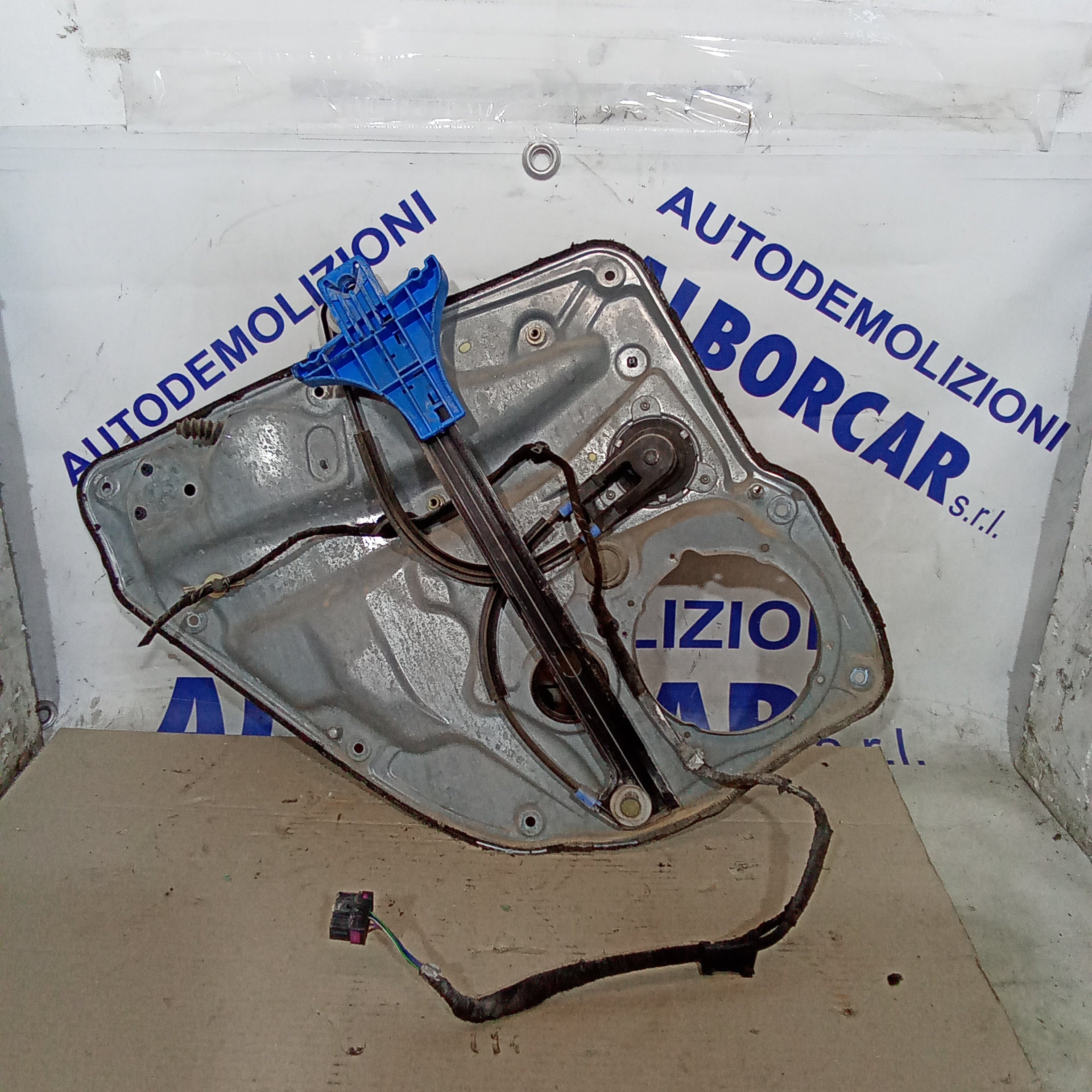 Right rear window regulator motor Volkswagen Golf 4