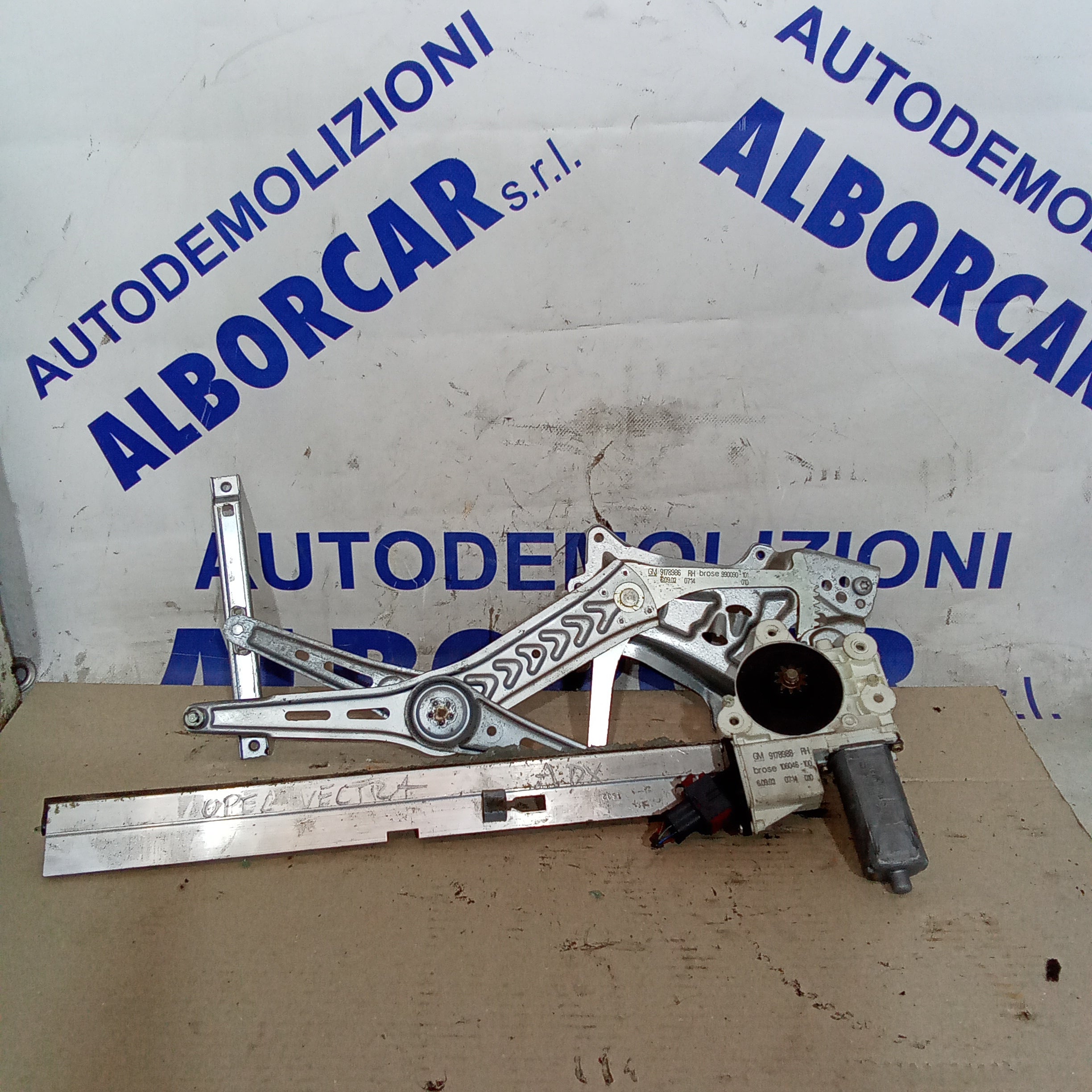 Motorino alzavetro anteriore destro opel vectra anno 2006