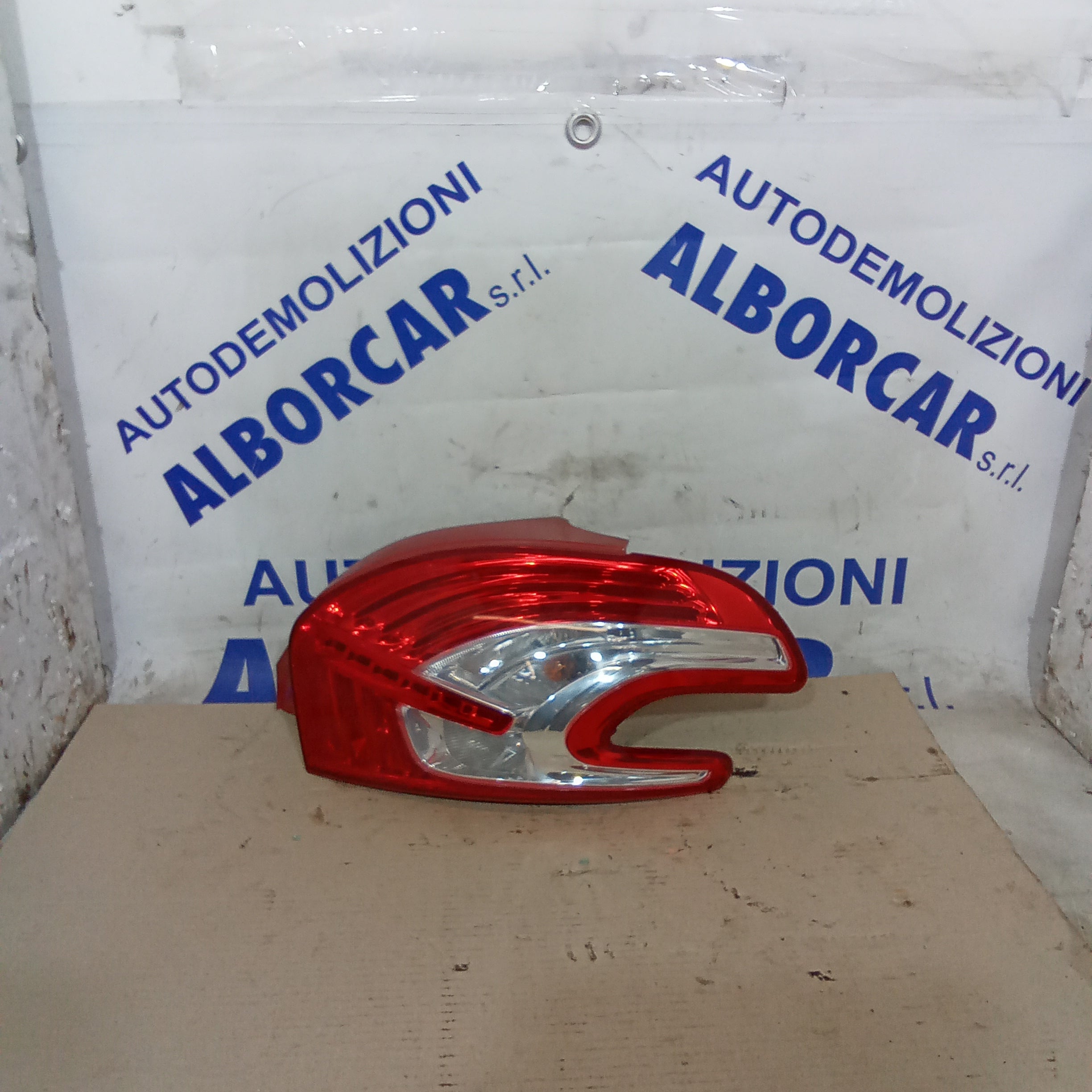fanale stop posteriore destro peugeot 208 anno 2013