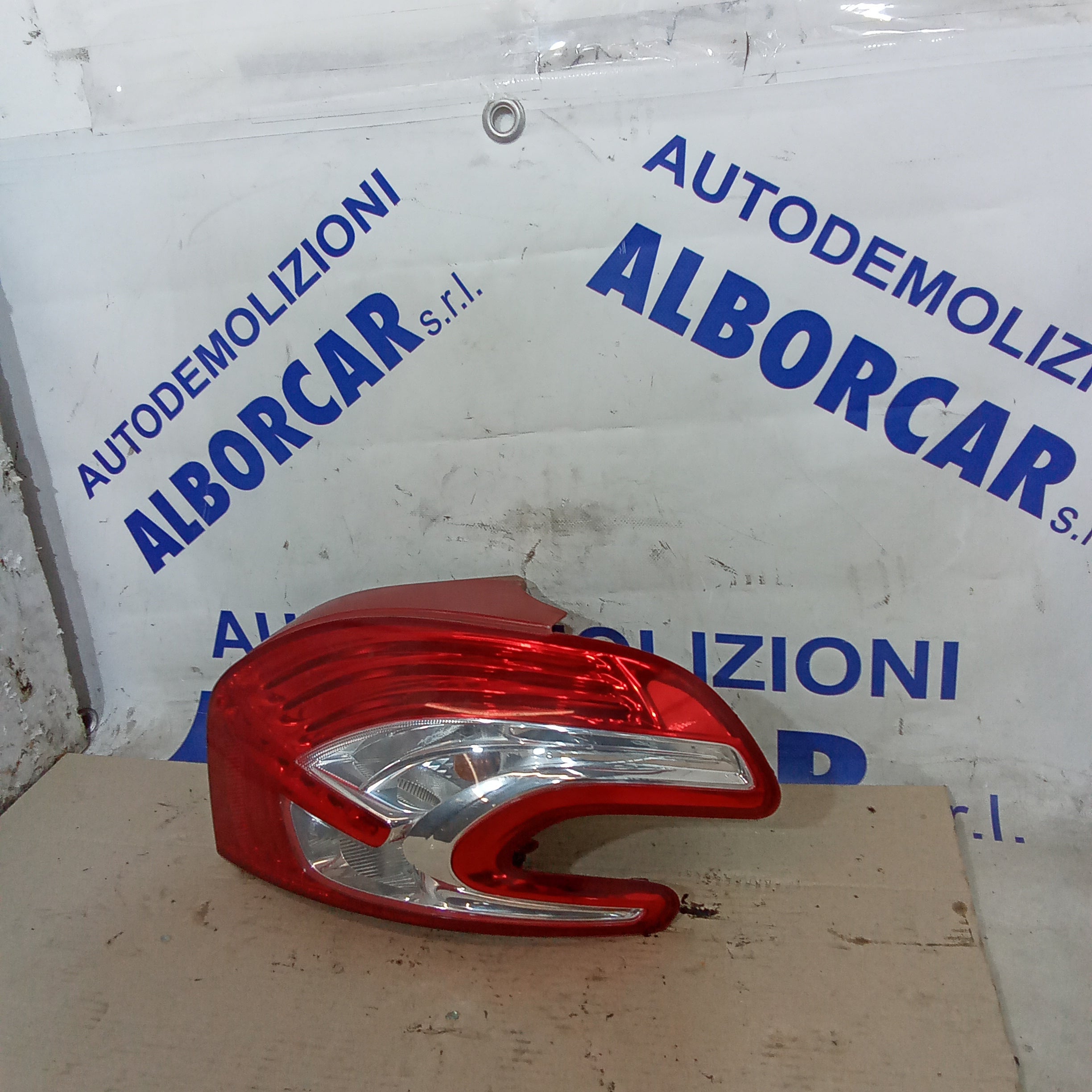fanale stop posteriore destro peugeot 208 anno 2013