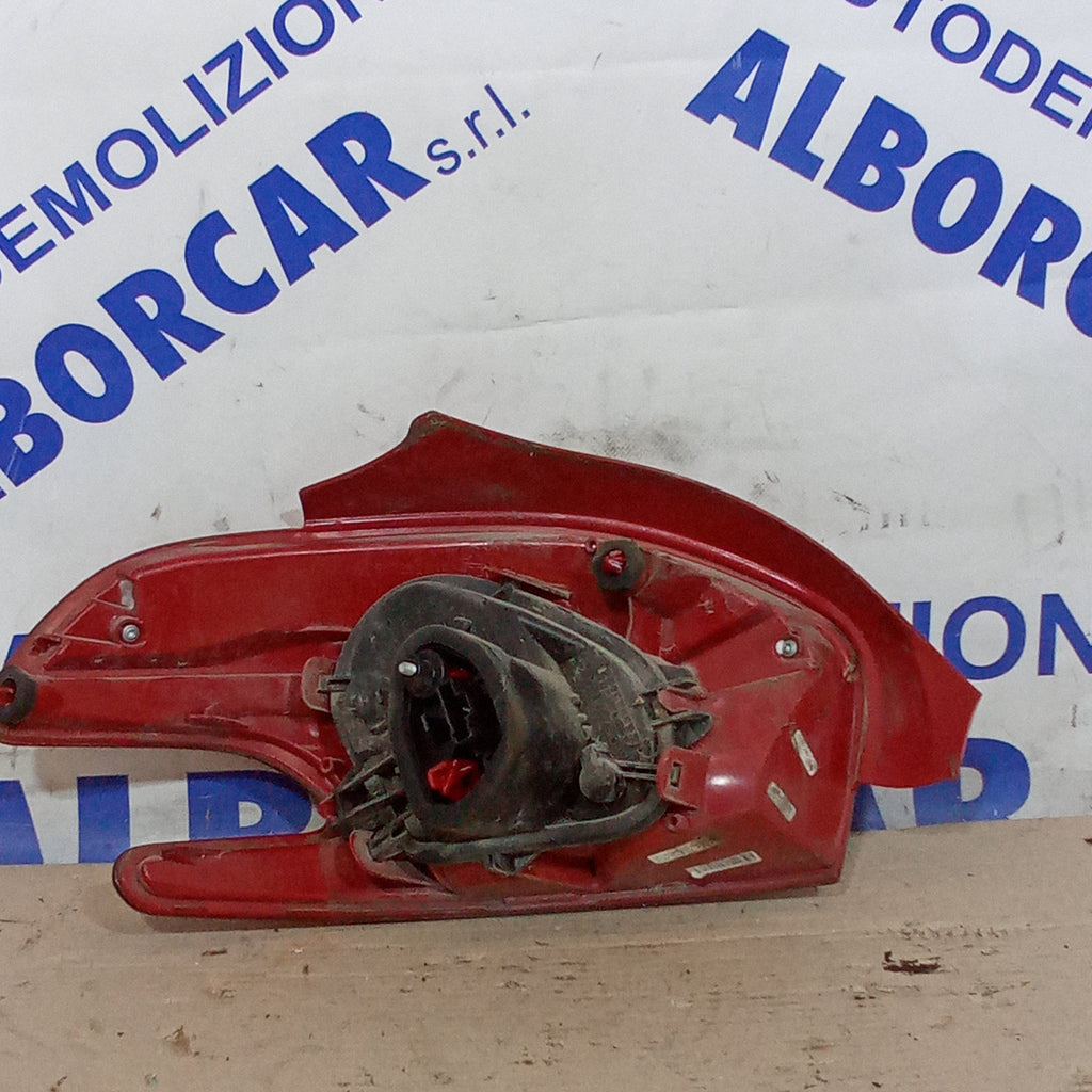 fanale stop posteriore destro peugeot 208 anno 2013
