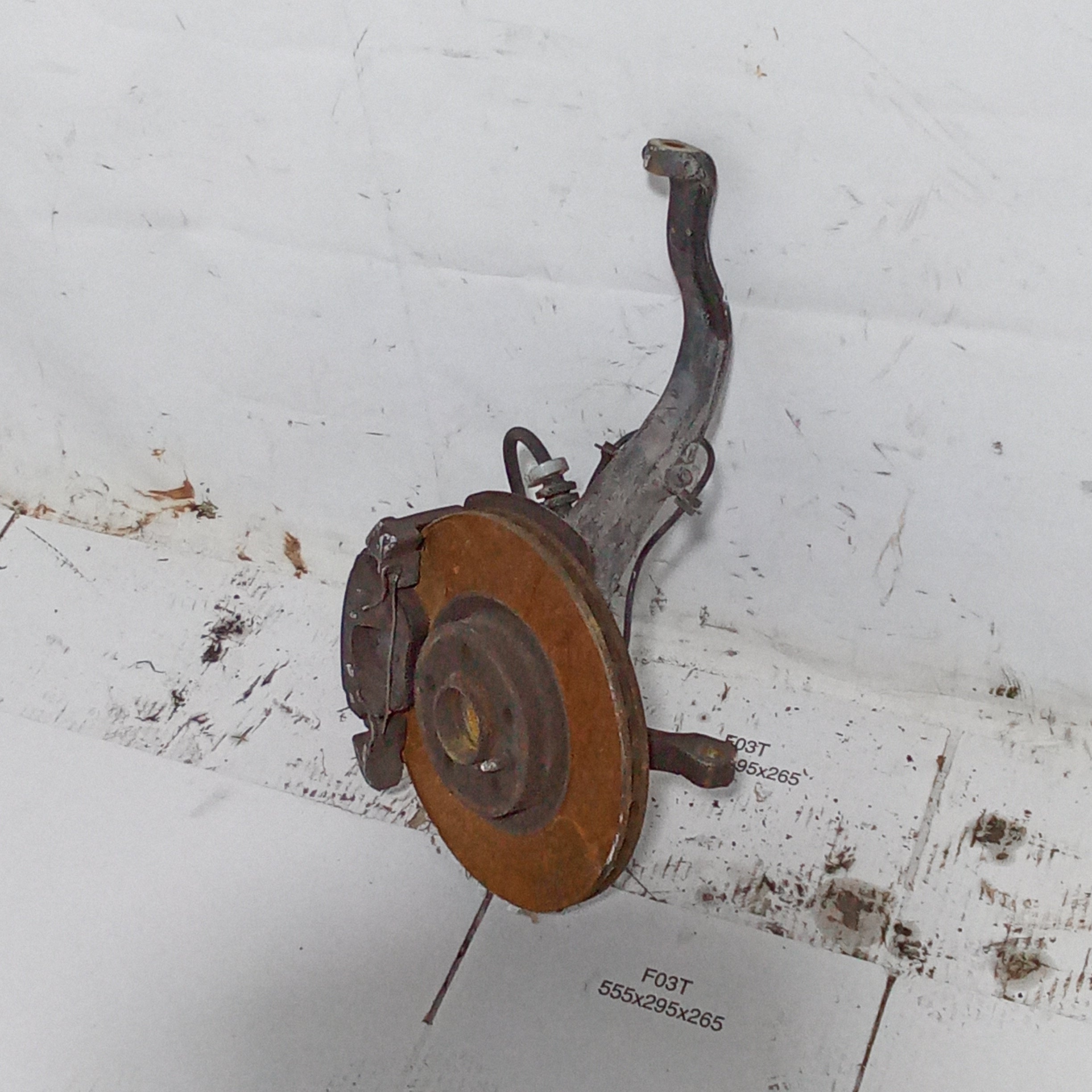 Complete front left stub axle Alfa 156 2.0 petrol year 2000