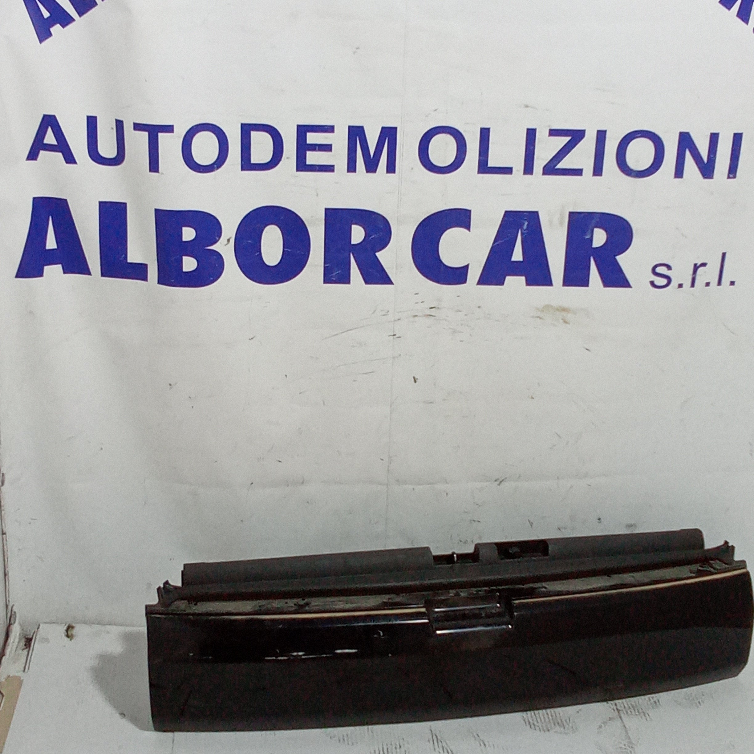 Tailgate lower part Peugeot 3008 year 2010