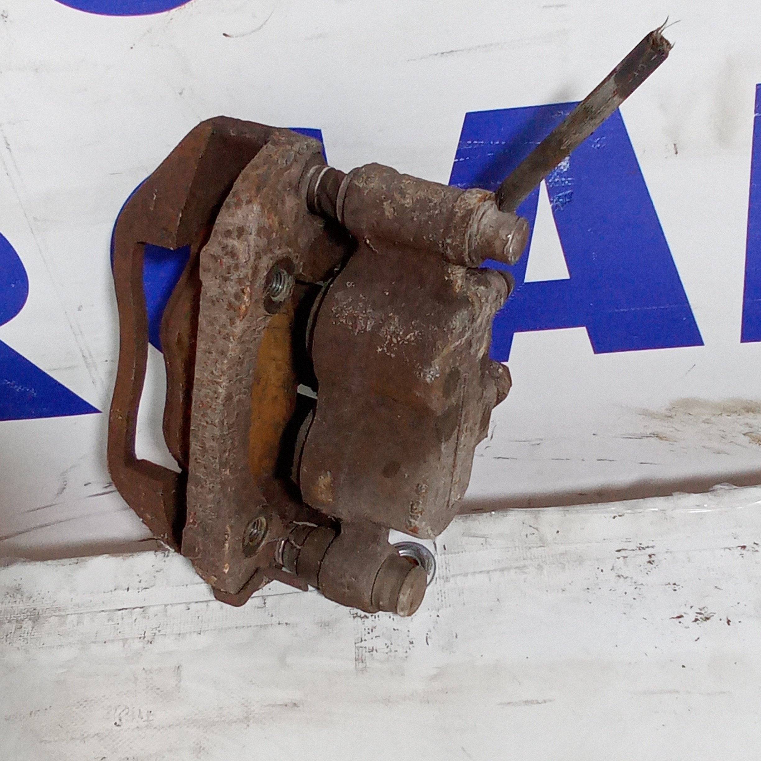 Pinza de freno delantera derecha Ford Transit 2.5td año 1999