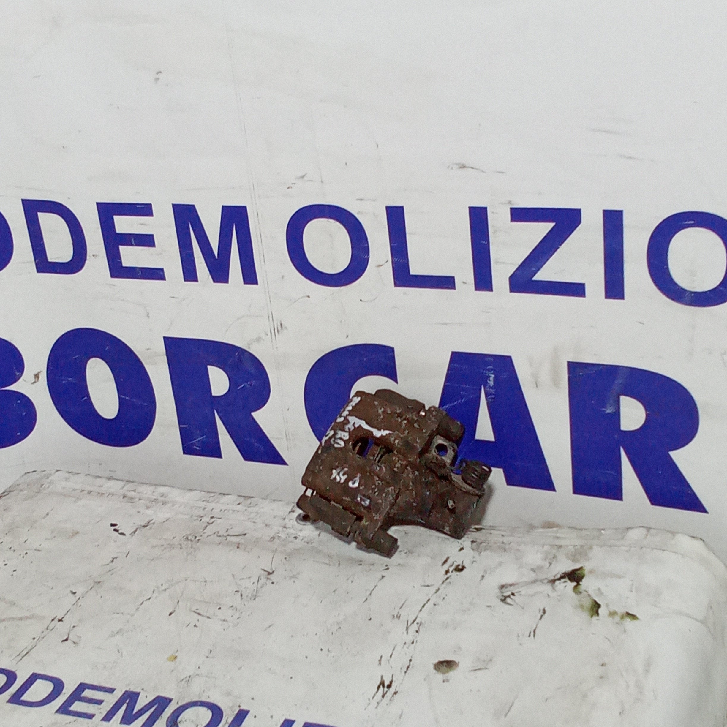 Pinza posteriore sinistra ford focus 16cdti anno 2006