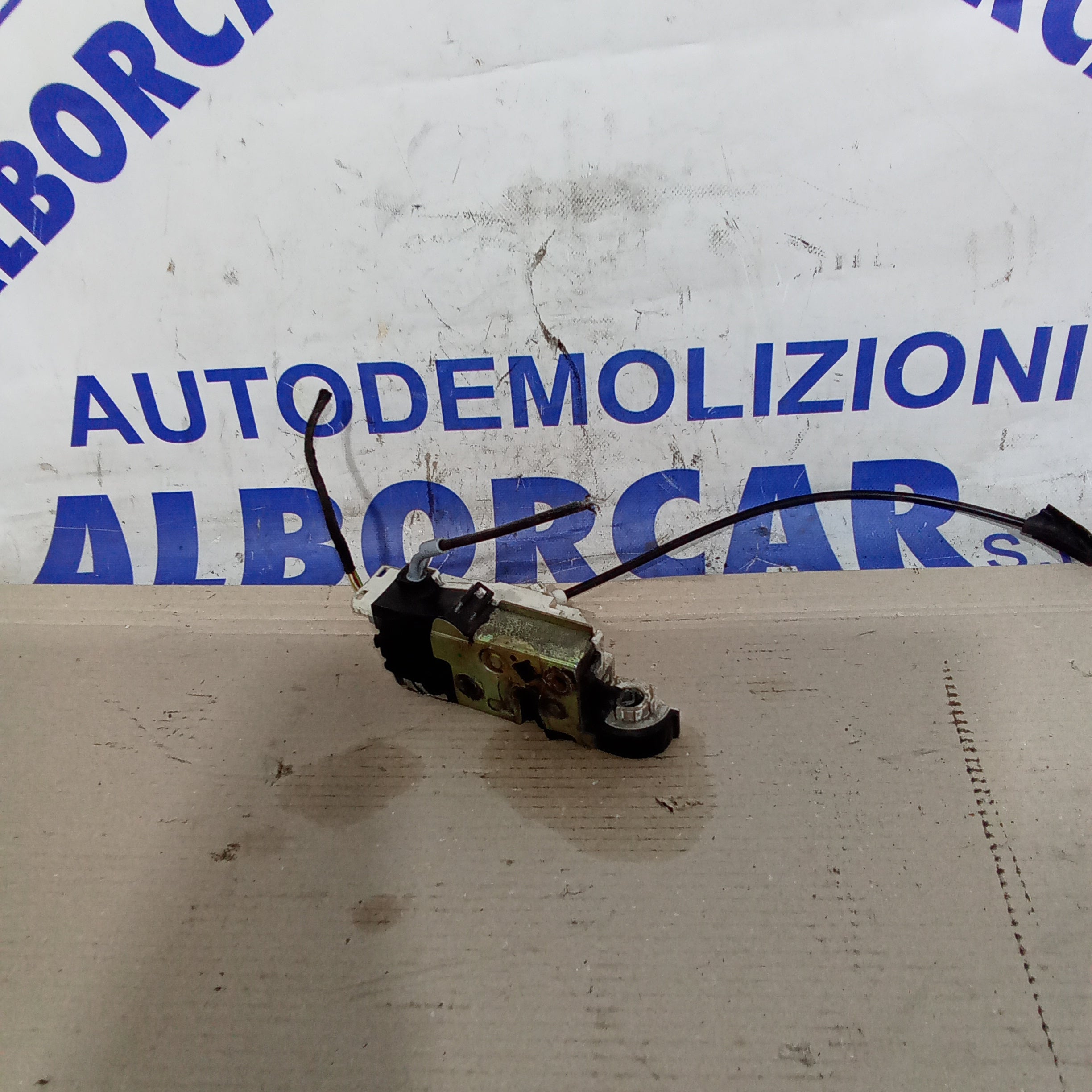 Serratura anteriore sinistra citroen C4 3 porte anno 2006