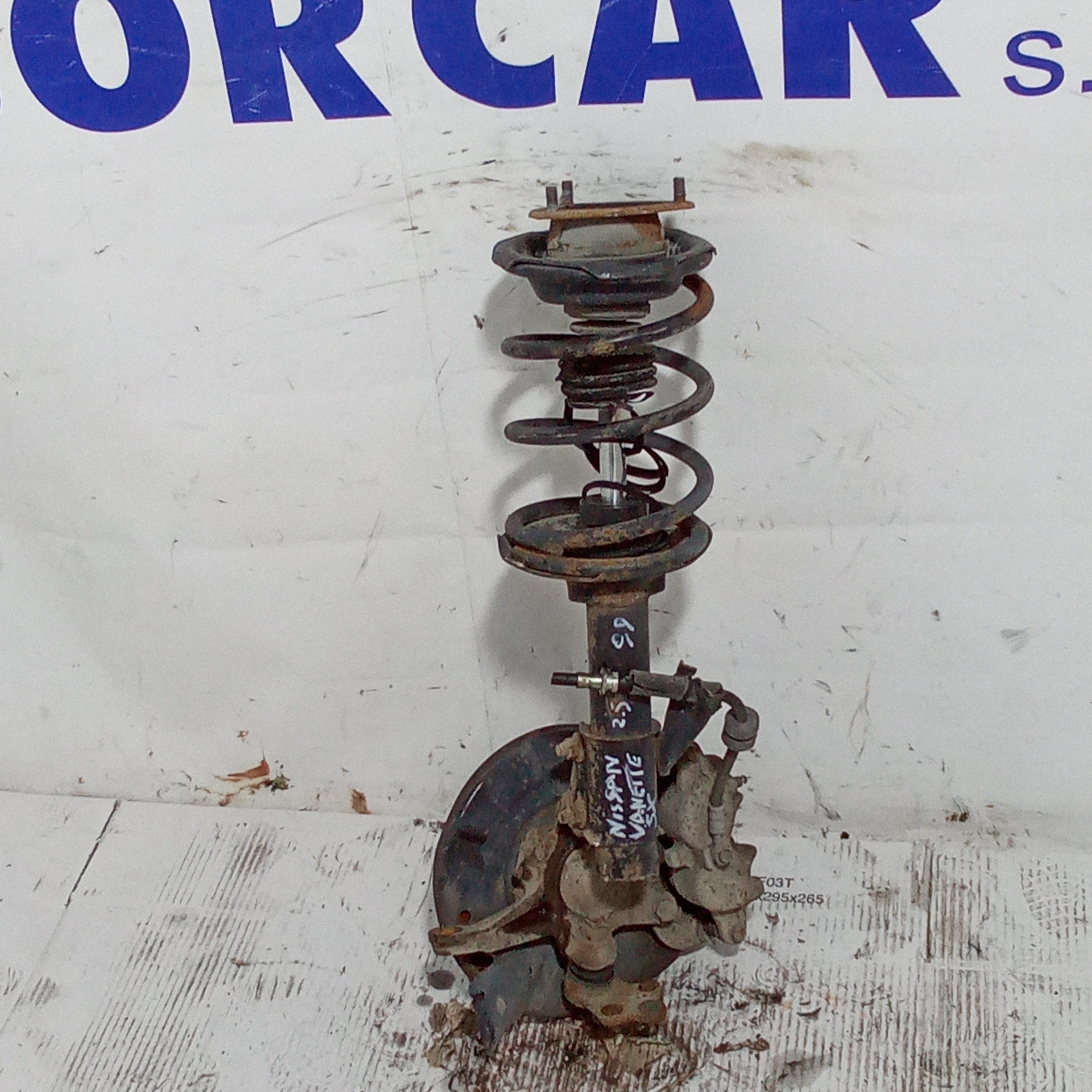 Fusello completo anteriore sinistro nissan vanette 2.5 diesel anno 1999
