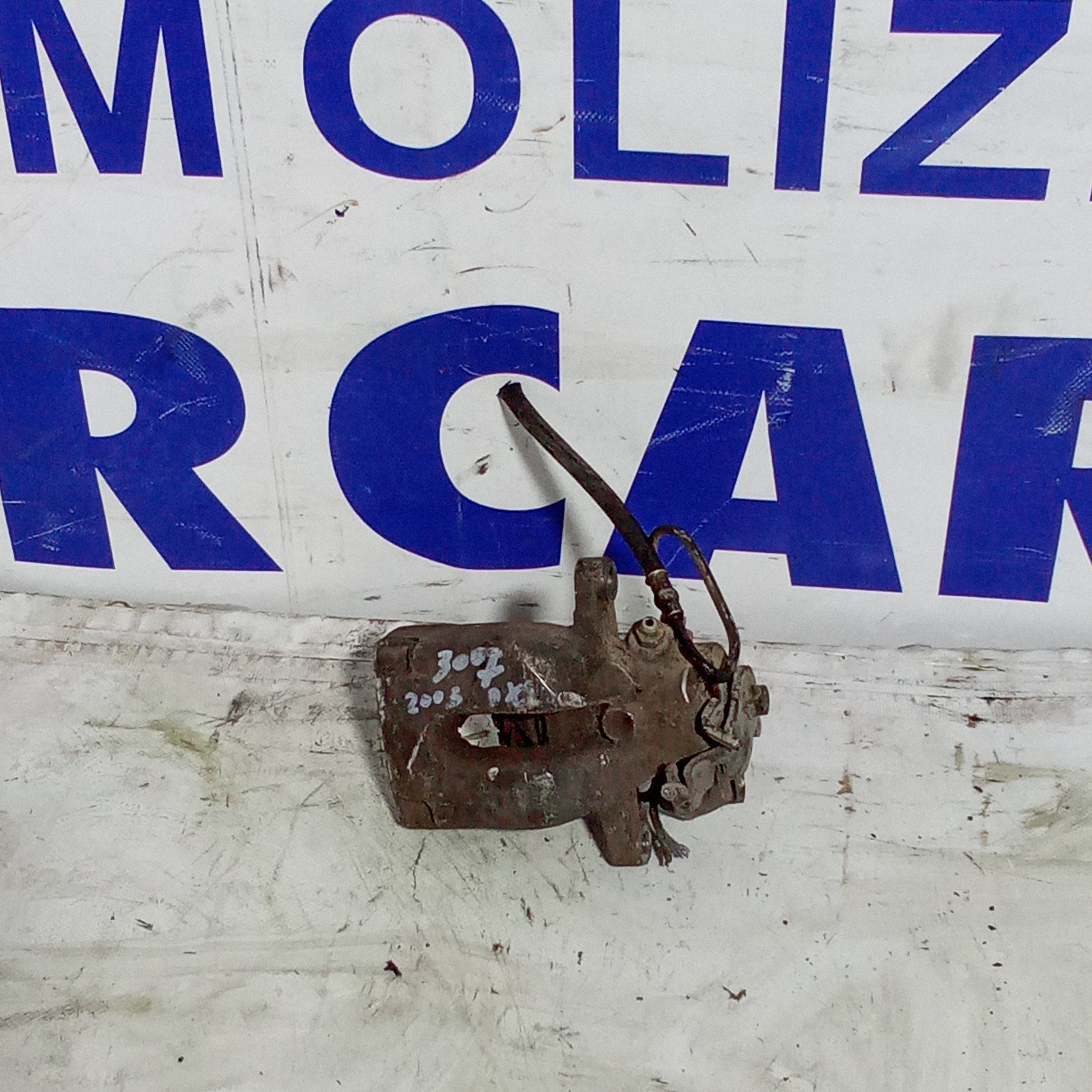 Pinza posteriore destra peugeot 307 1.6hdi anno 2003