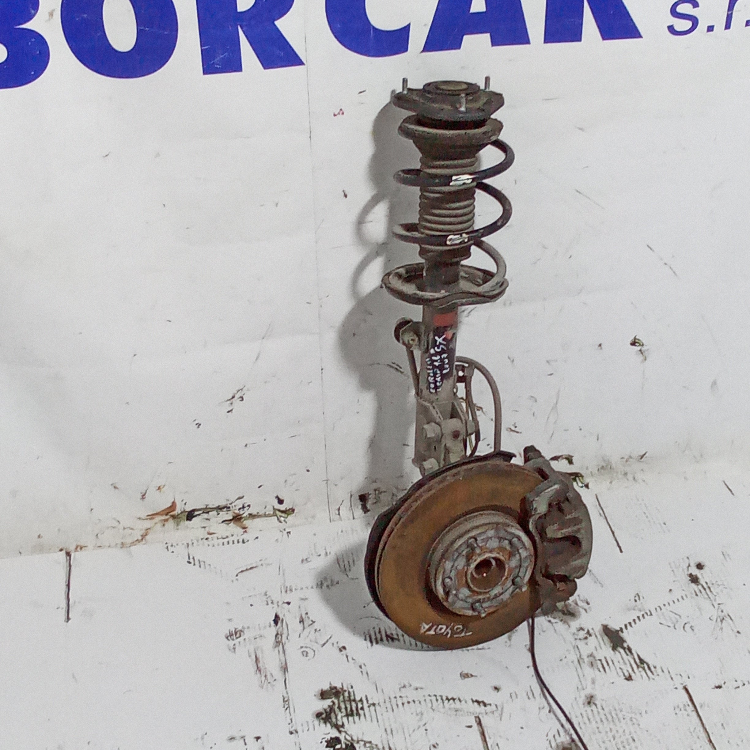 Fusello anteriore sinistro toyota corolla 1.6 benzina anno 2007
