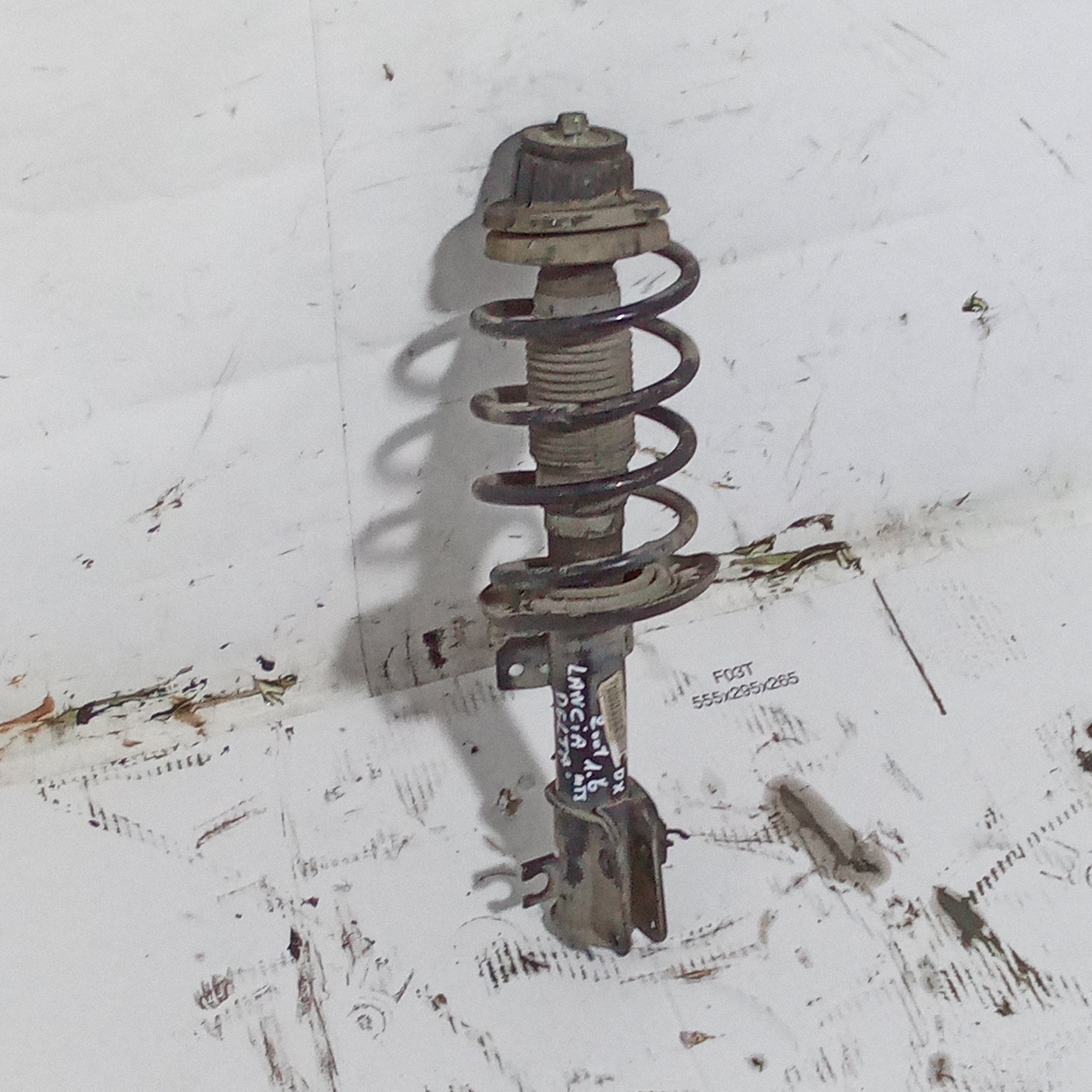 Ammortizzatore anteriore destro completo lancia delta 1.6 mjt anno 2009