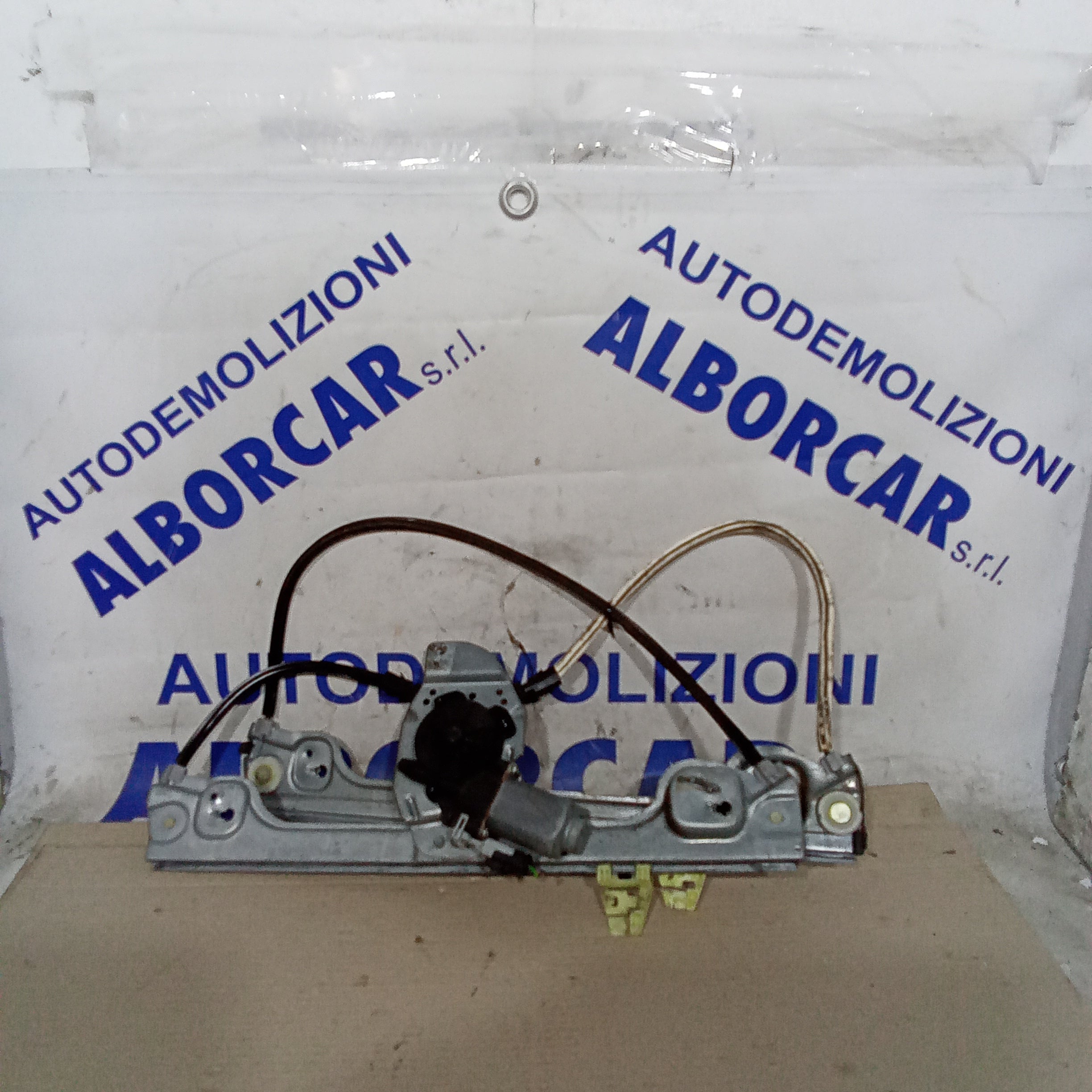 motorino alzavetri anteriore sinistro peugeot 1007 anno 2007