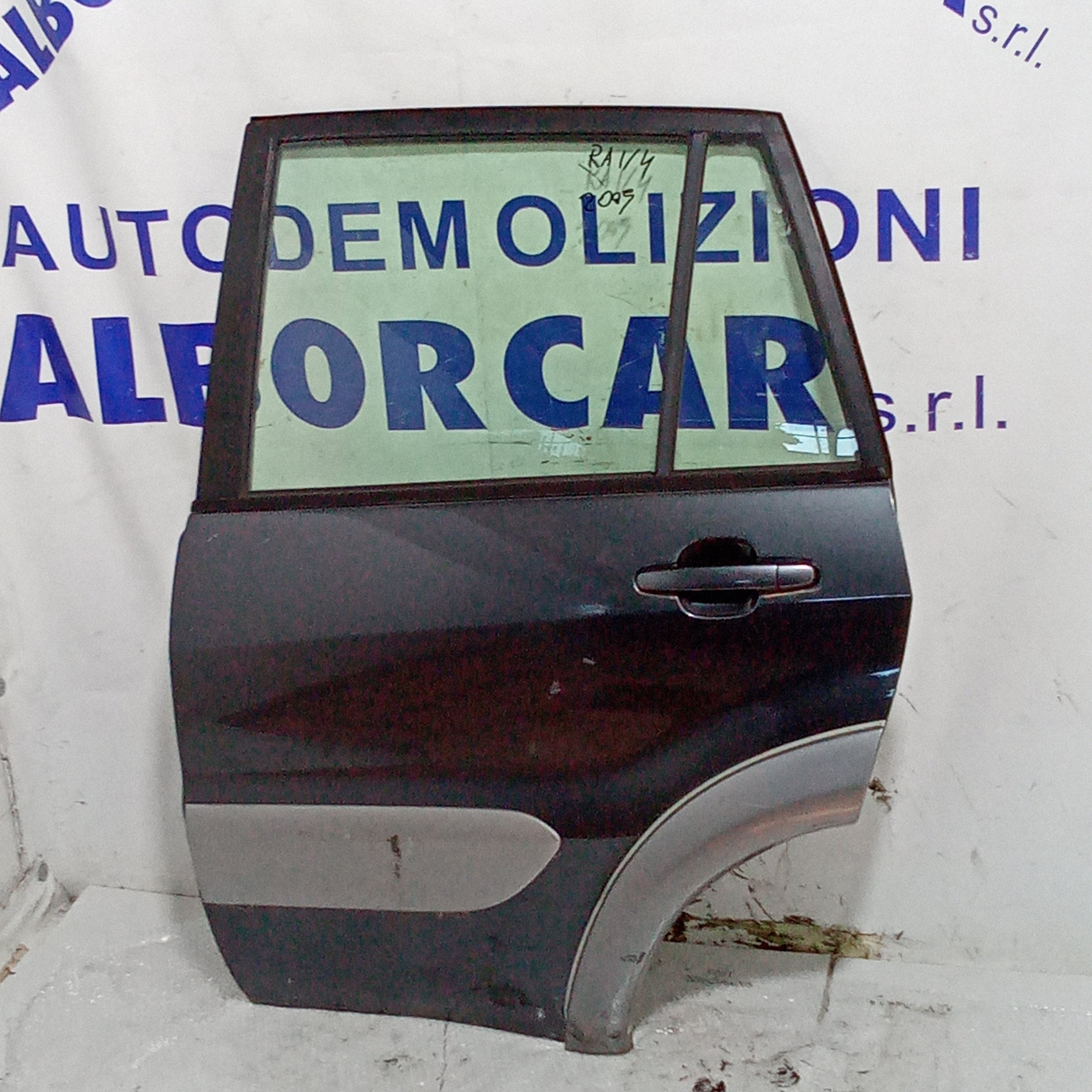left rear door (complete) Toyota RAV4 year 2005