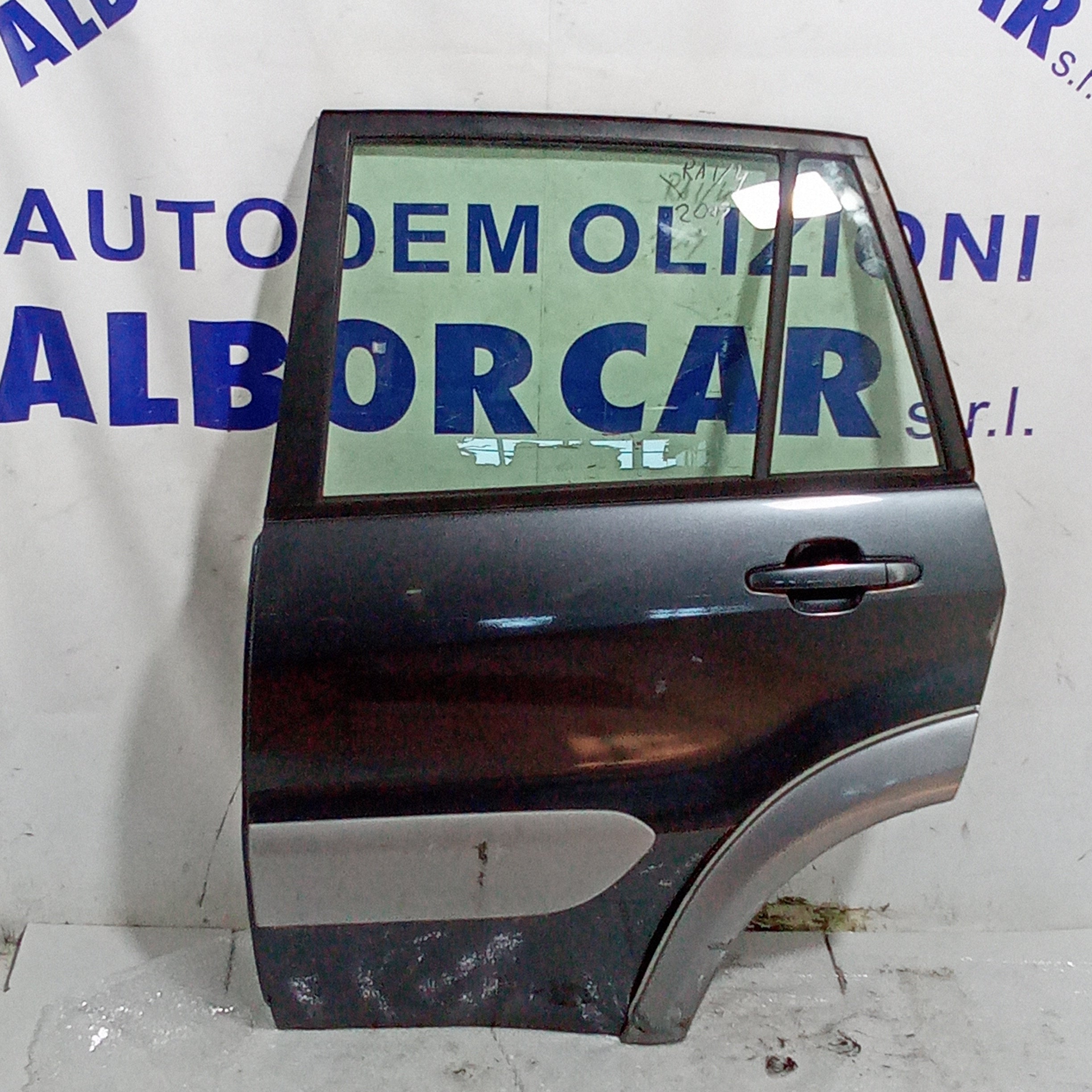left rear door (complete) Toyota RAV4 year 2005