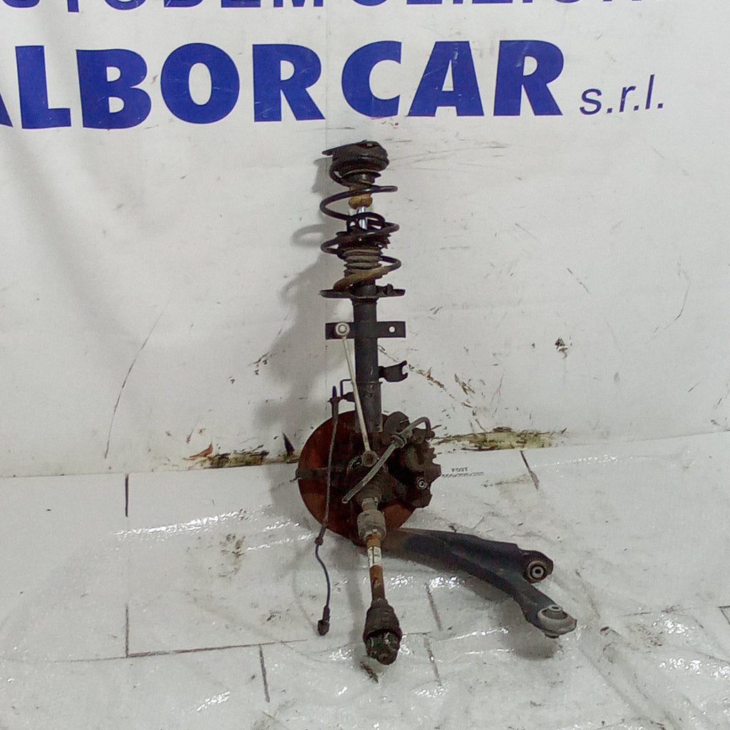 Front left hub assembly Renault Clio 1.5 CDTI year 2015