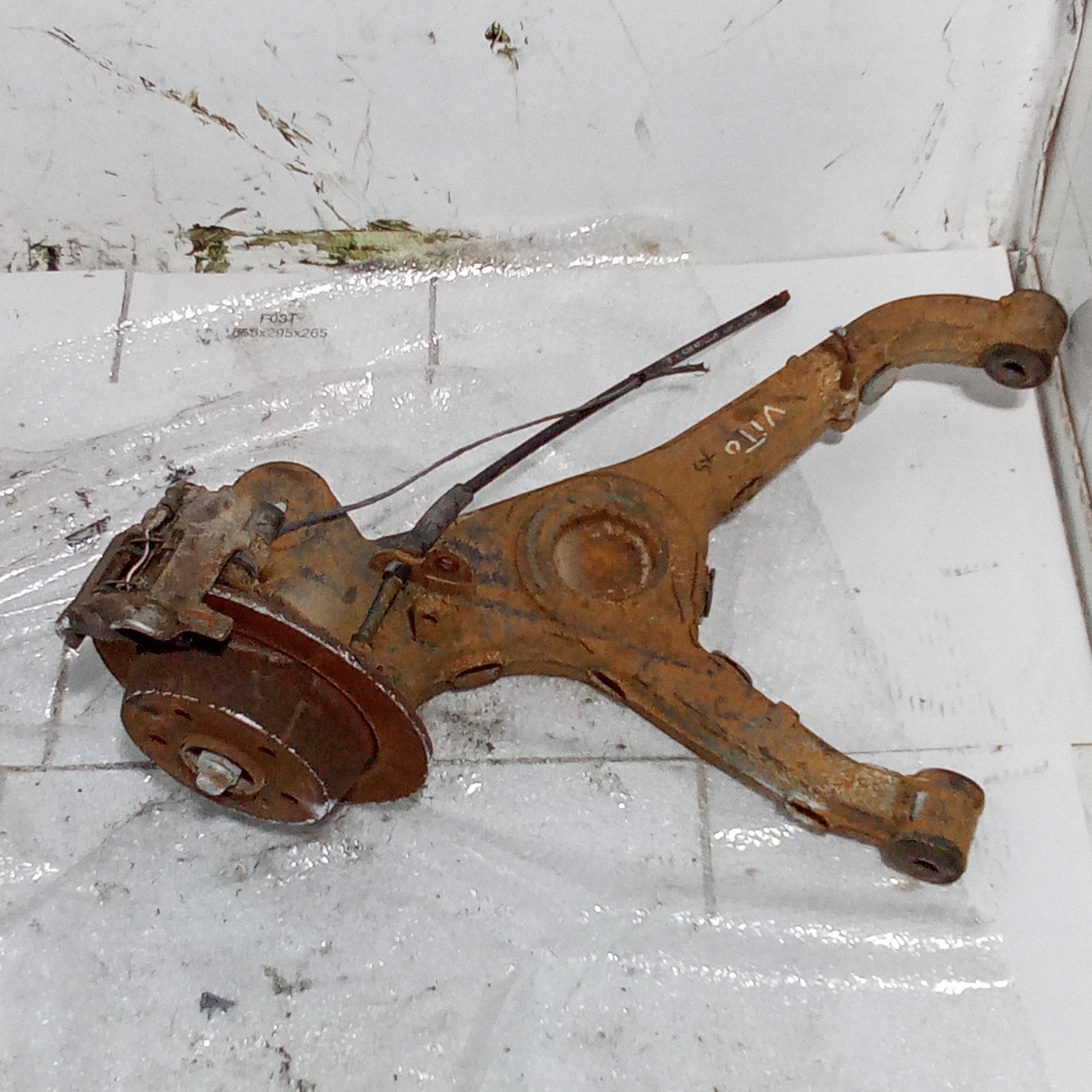 Pair of complete rear wheel hubs Mercedes Vito 2.0cdi year 2005, also sold individually