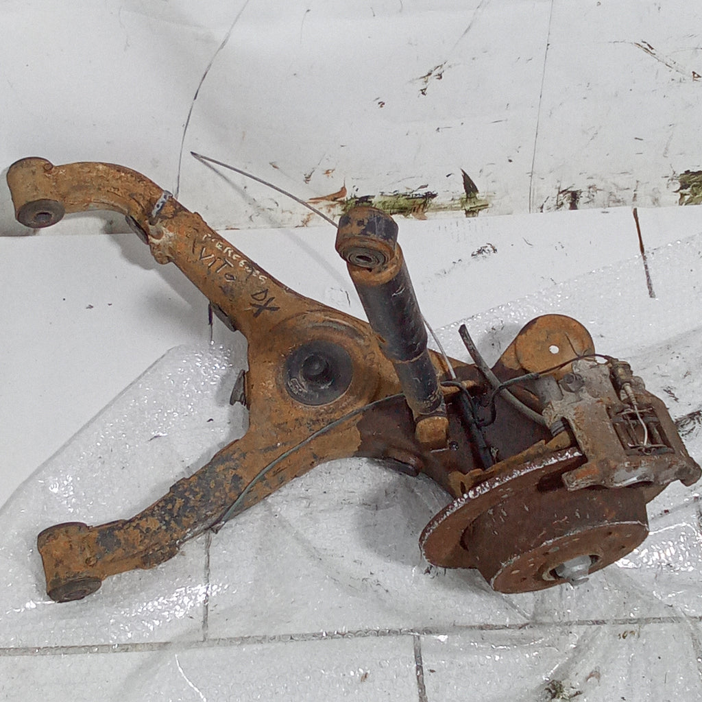 Pair of complete rear wheel hubs Mercedes Vito 2.0cdi year 2005, also sold individually