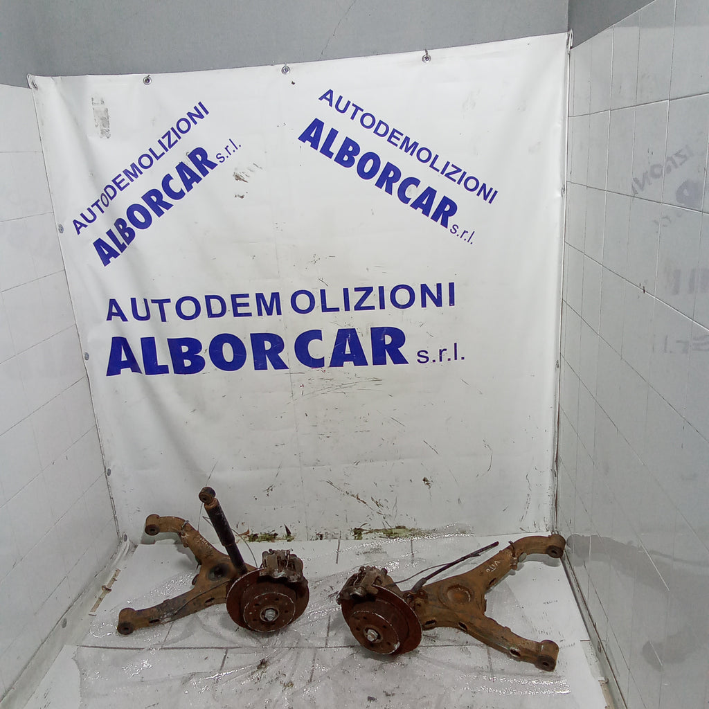 Pair of complete rear wheel hubs Mercedes Vito 2.0cdi year 2005, also sold individually