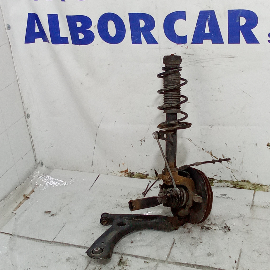 Mangueta delantera izquierda completa Seat Ibiza 1.4 gasolina año 2009