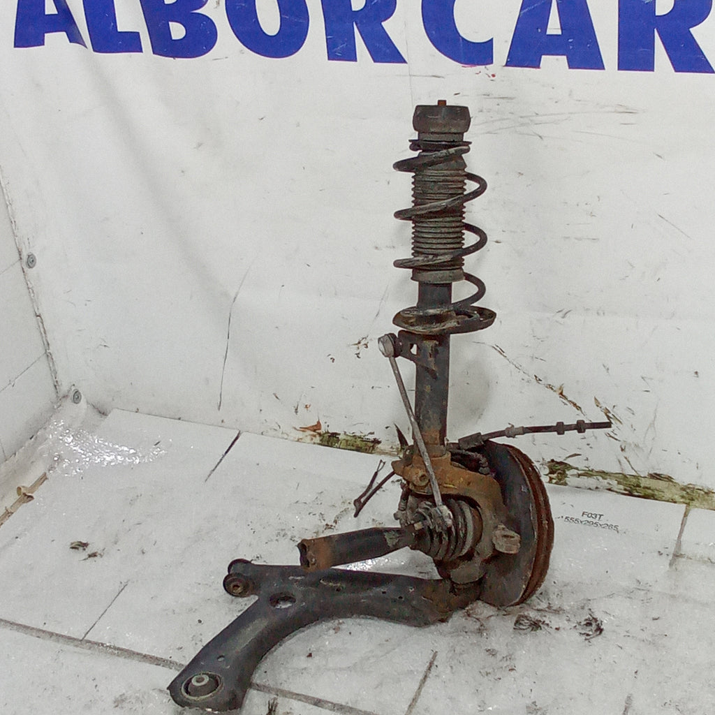 Mangueta delantera izquierda completa Seat Ibiza 1.4 gasolina año 2009
