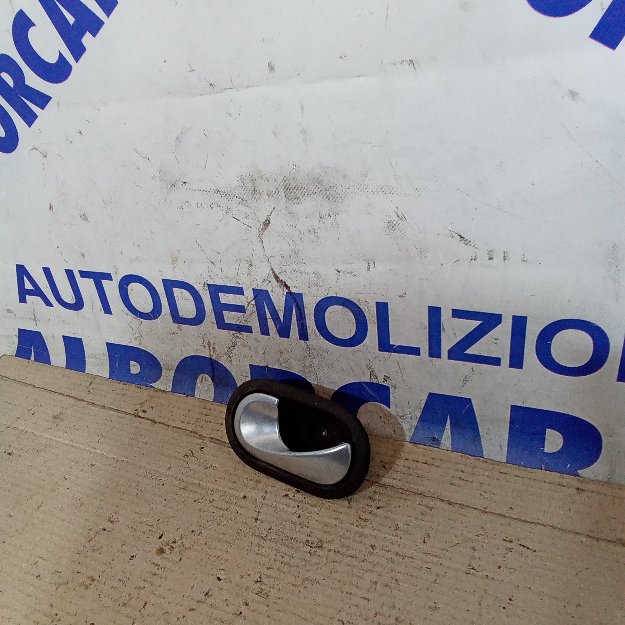 Front left interior door handle Renault Clio year 2008