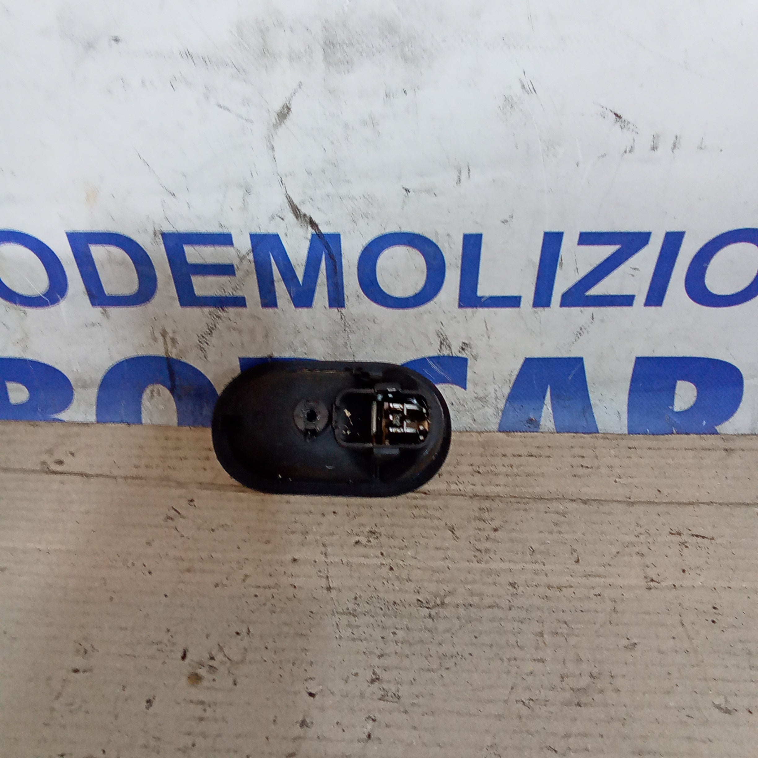 Front left interior door handle Renault Clio year 2008