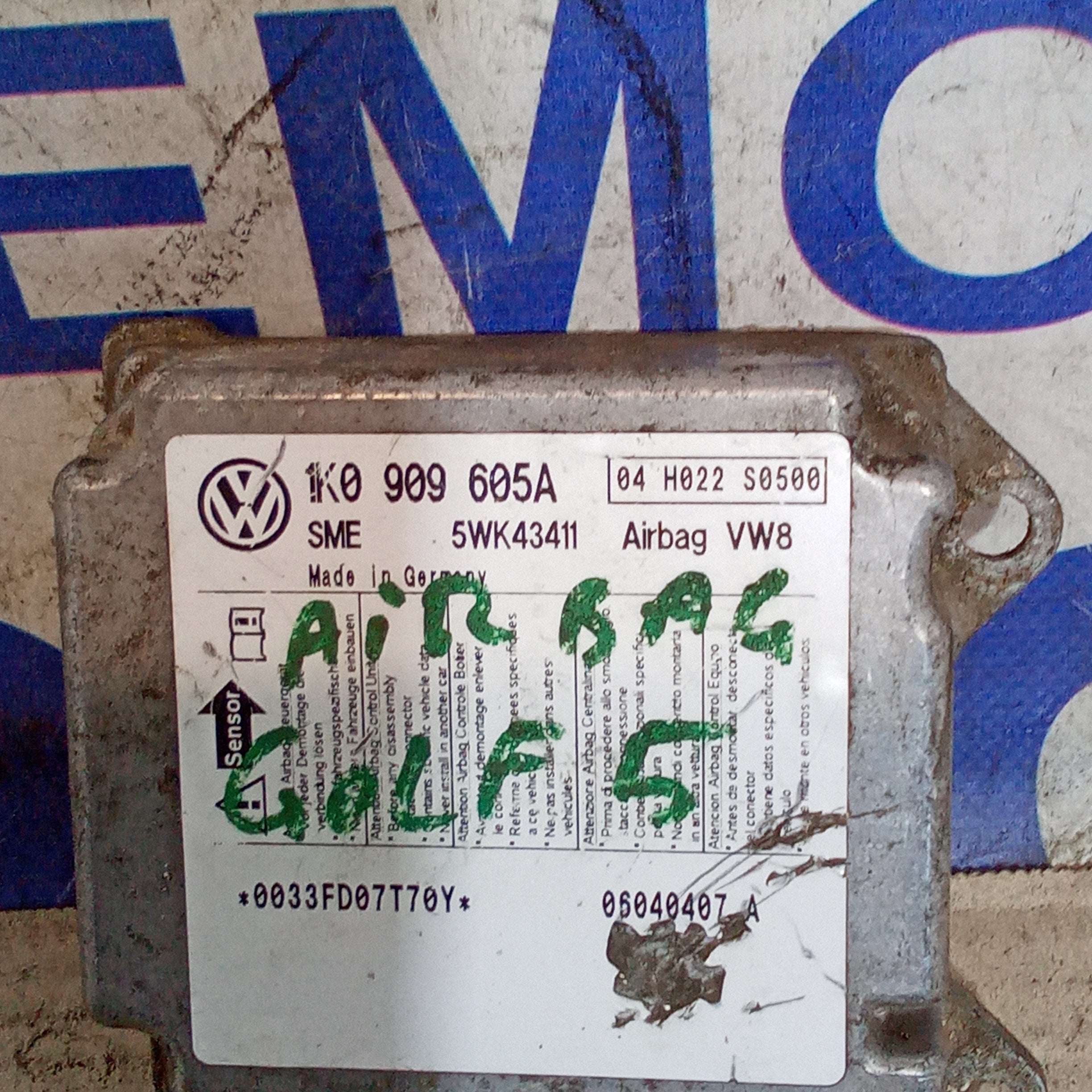 airbag control unit Volkswagen Golf 5 1.9TDI year 2003/2009 part number 1K0909605A