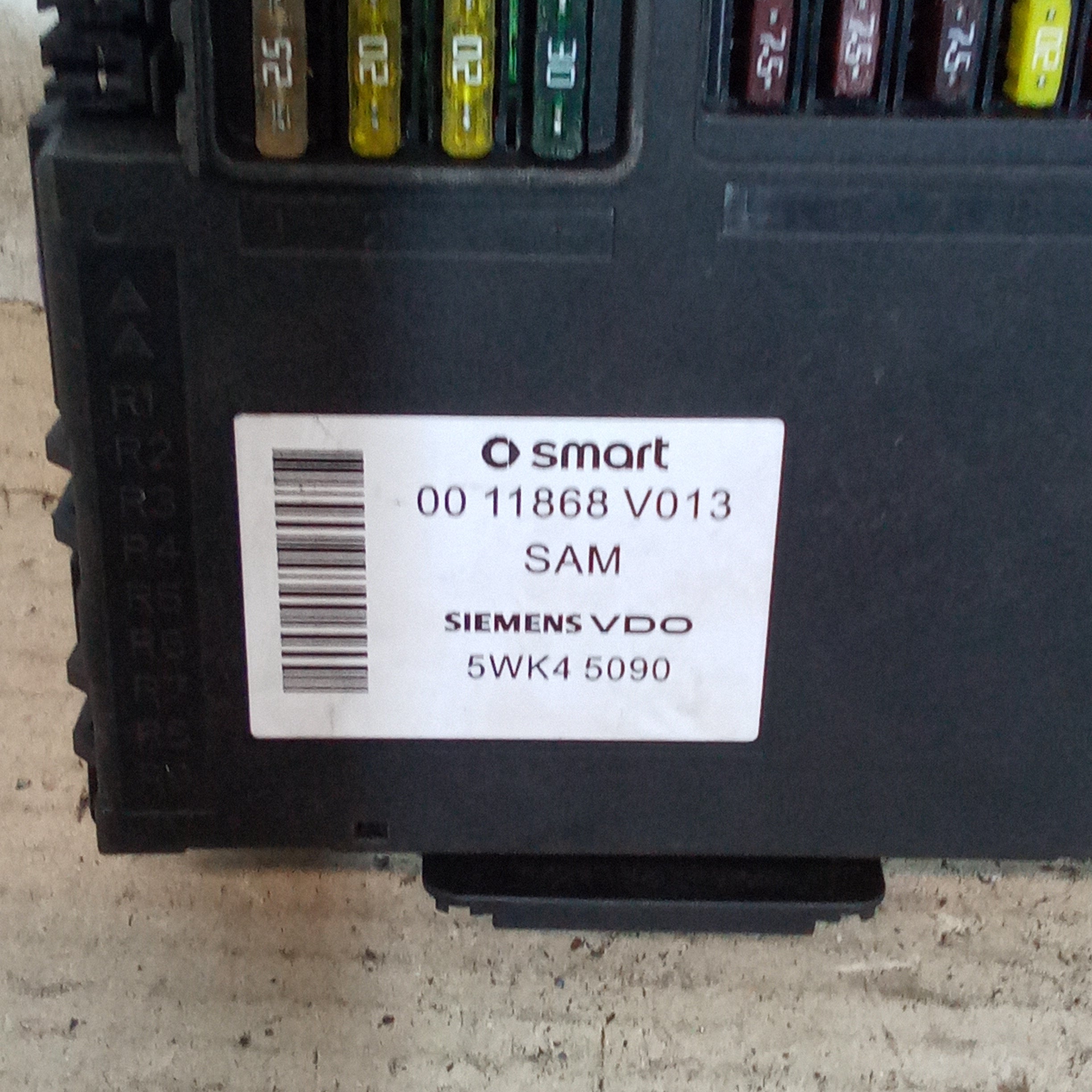 smart fortwo 450 petrol fuse box year 2005 code 0011868V013