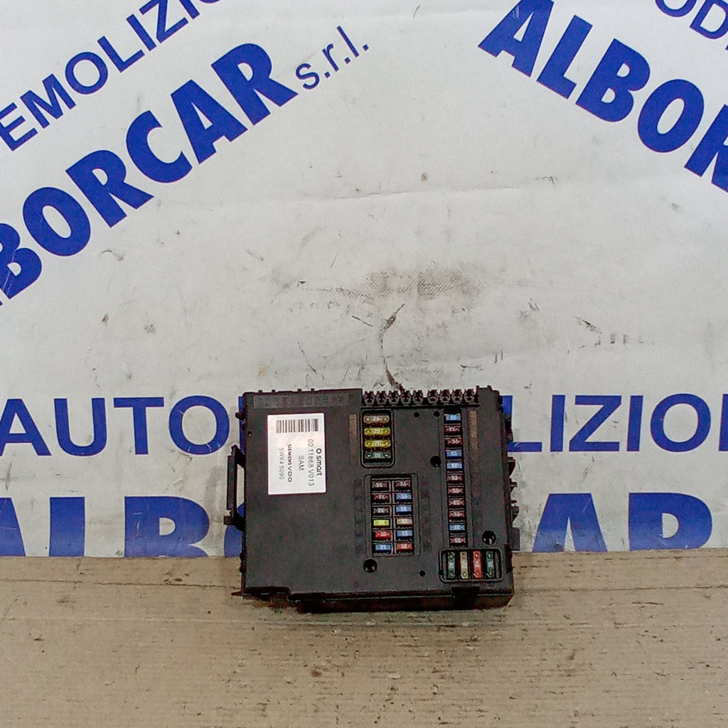 smart fortwo 450 petrol fuse box year 2005 code 0011868V013